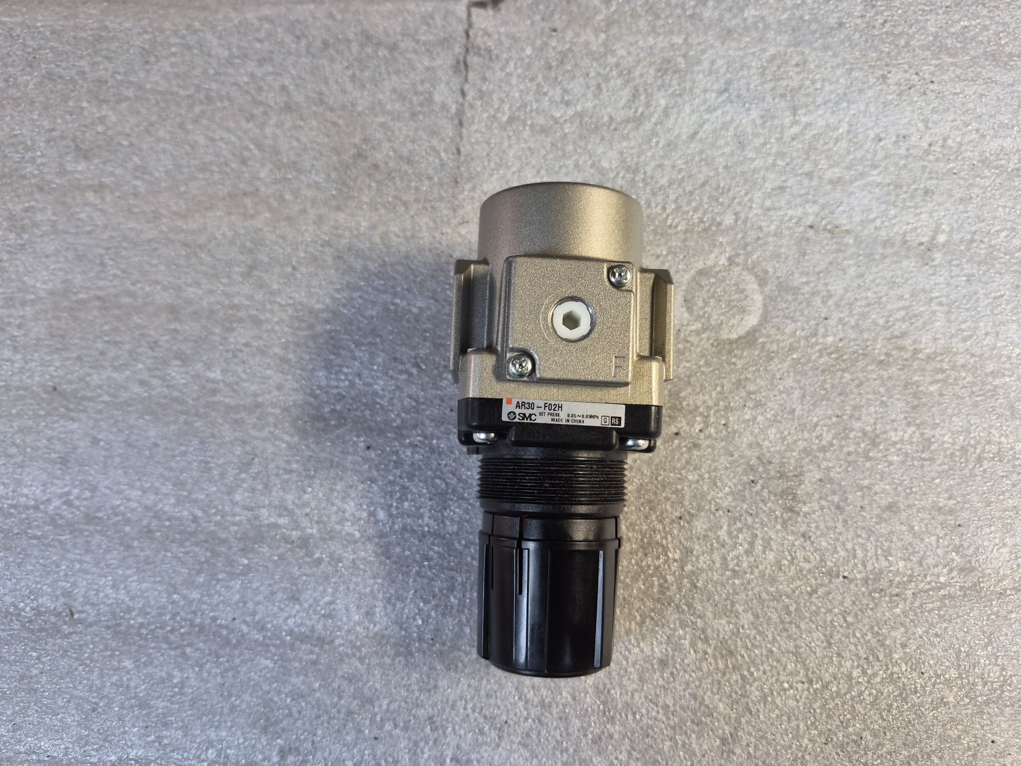 SMC AR30-F02H Pneumatic Air Regulator 1/4" NEW NO BOX 0