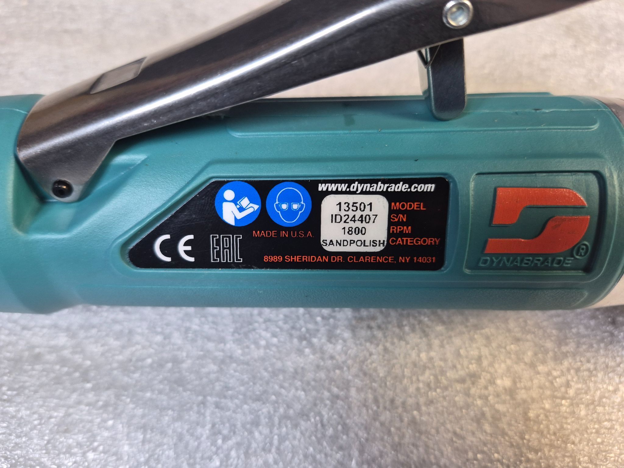 DYNABRADE 13501 Pneumatic Finishing Tool USED 2