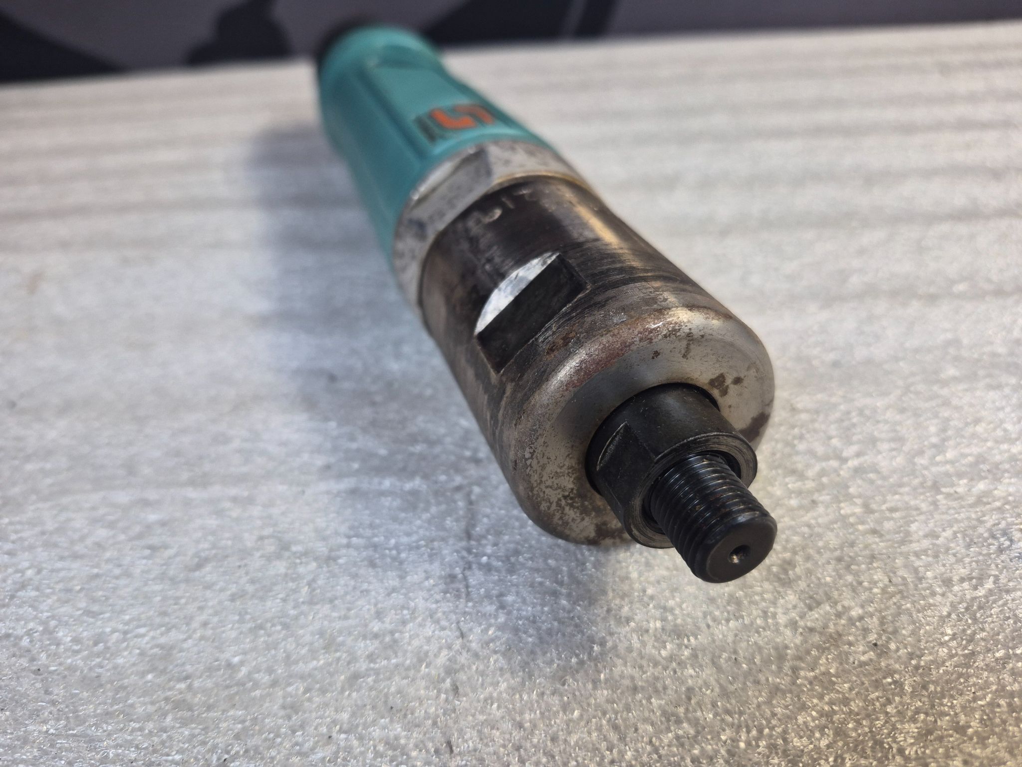 DYNABRADE B1103 Pneumatic Finishing Tool USED 2