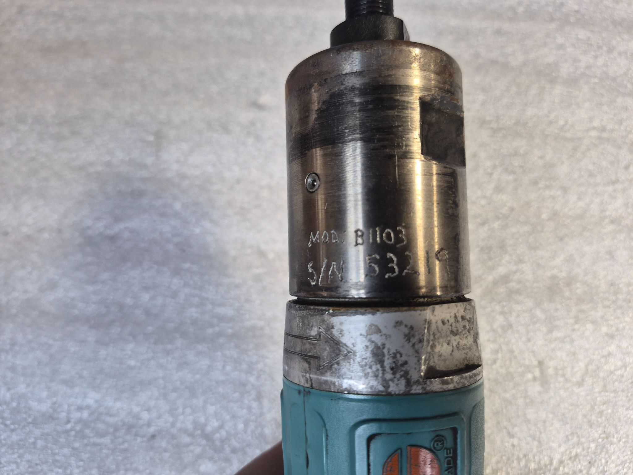 DYNABRADE B1103 Pneumatic Finishing Tool USED 3