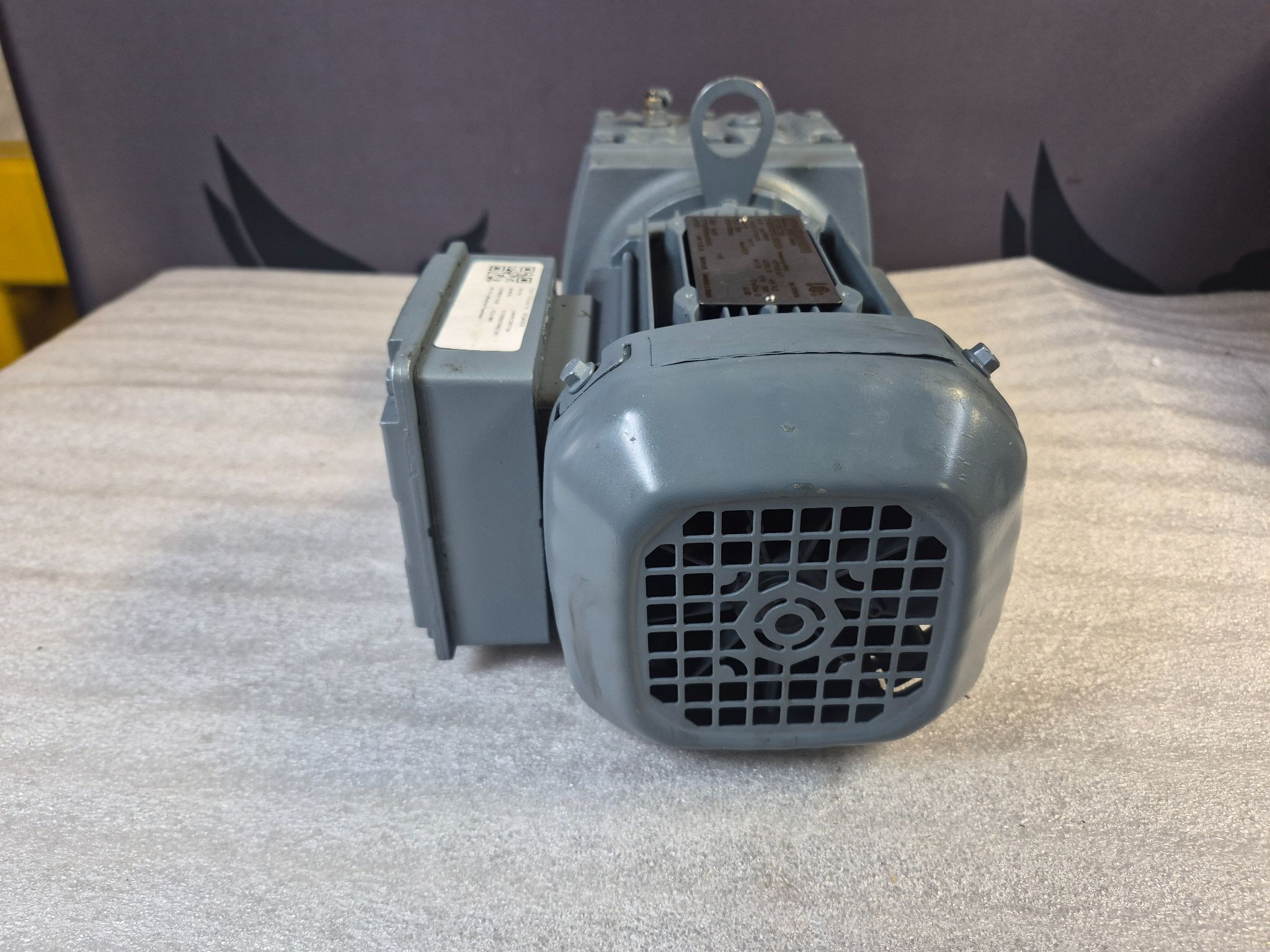 SEW‑EURODRIVE R37 DRS71M4 Helical Gearmotor 0.55 kW 230/460V USED 0