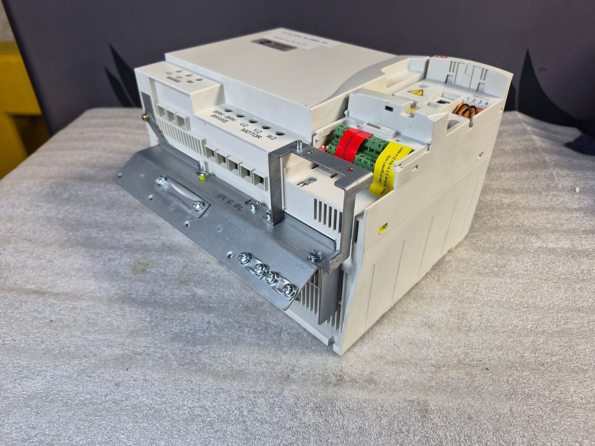 ABB ACS355‑03U‑31A0‑4 Variable Frequency Drive 15 kW USED 1