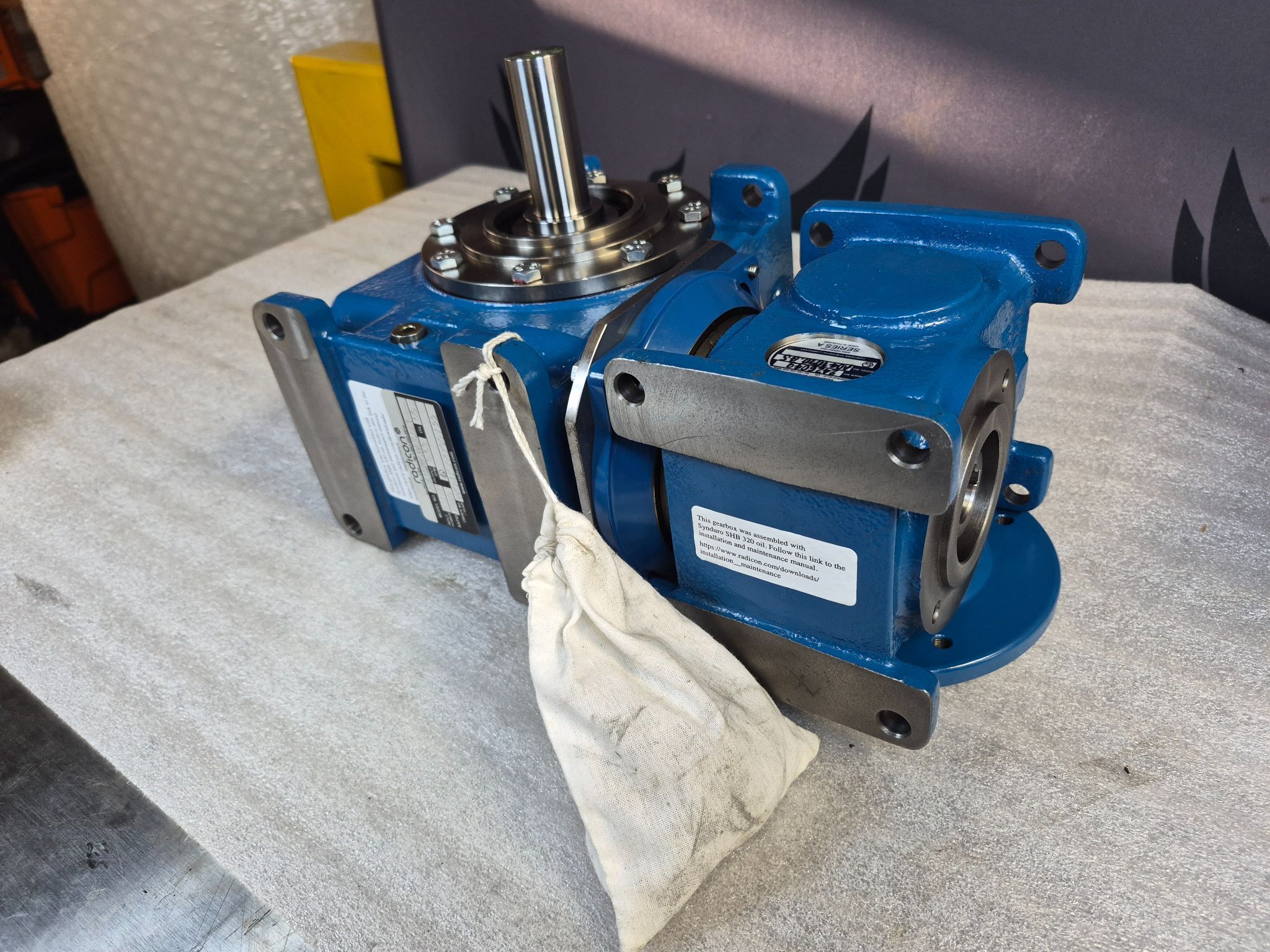 Radicon A061028CWHCBF1 Series A Gear Reducer USED 3