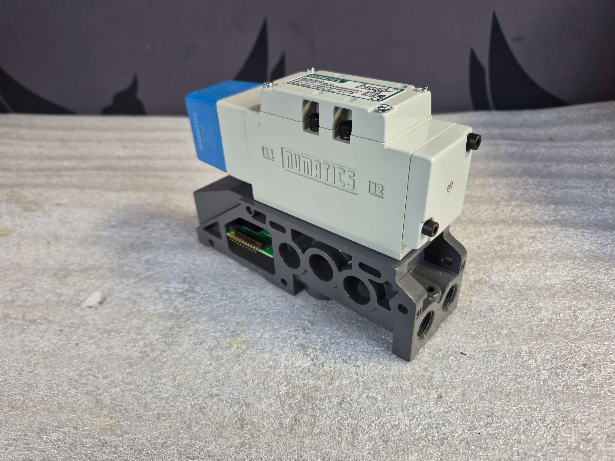 Numatics I13BA4Z2MQ00061 Pneumatic Solenoid Valve NEW 1
