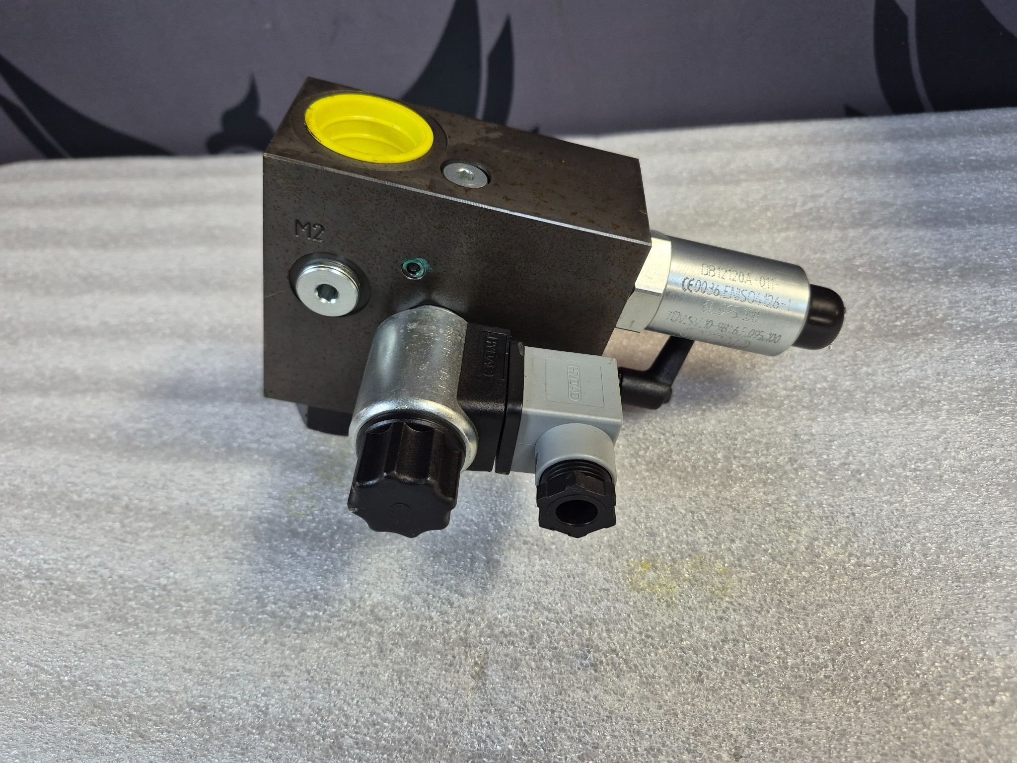 HYDAC SAF10E12Y1T100A Hydraulic Safety Shut‑Off Valve USED 1