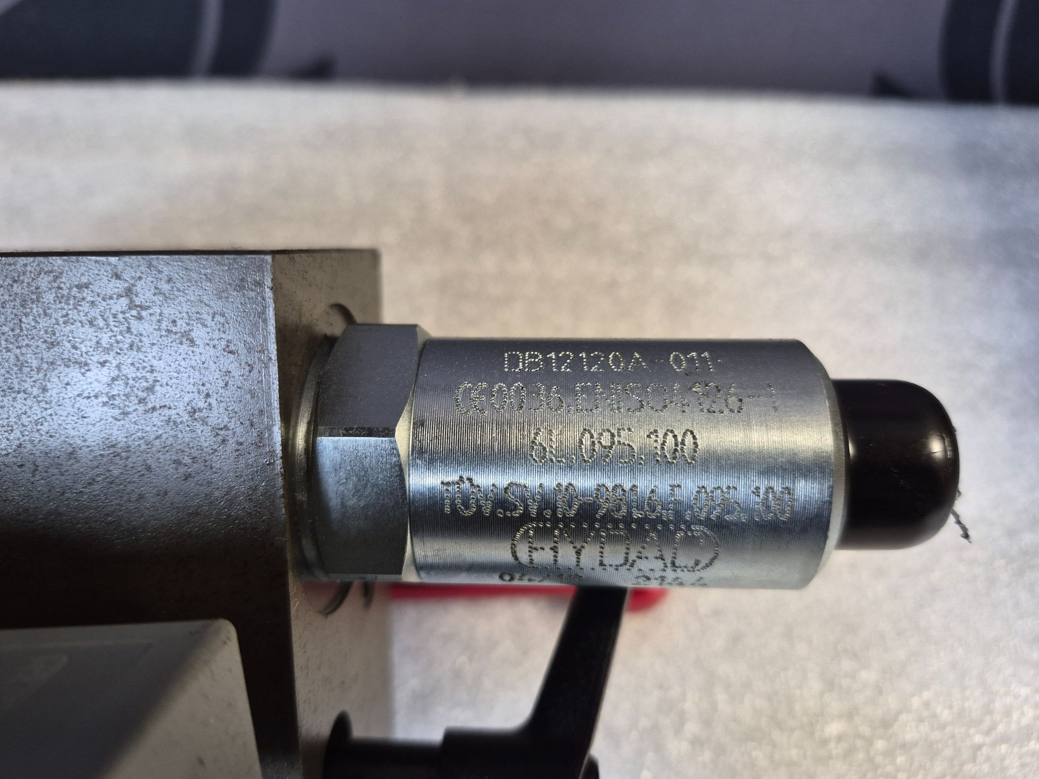 HYDAC SAF10E12Y1T100A Hydraulic Safety Shut‑Off Valve USED 2