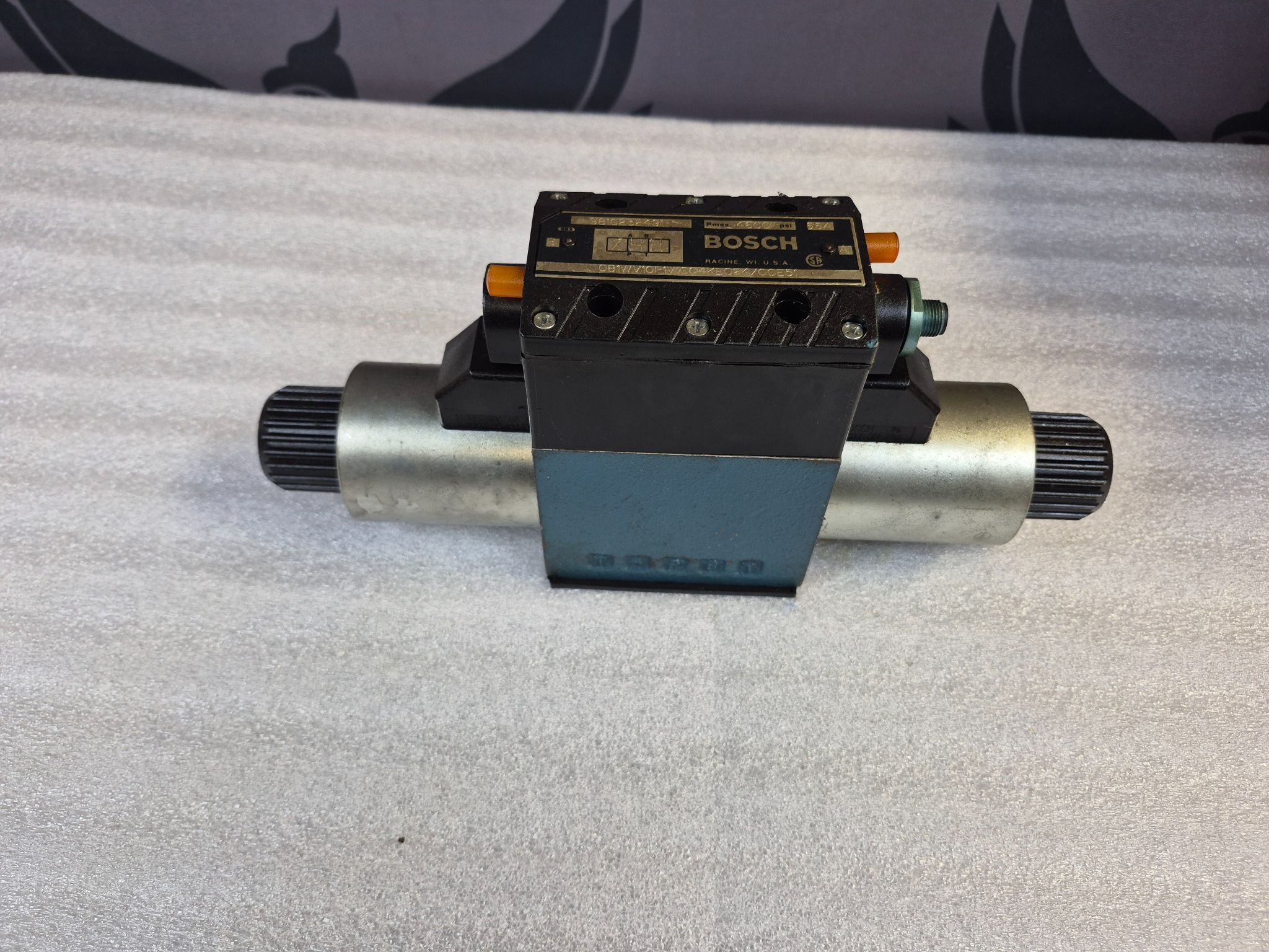 Bosch 081WV10P1V1004KE024/00E51 Hydraulic Directional Valve USED 0