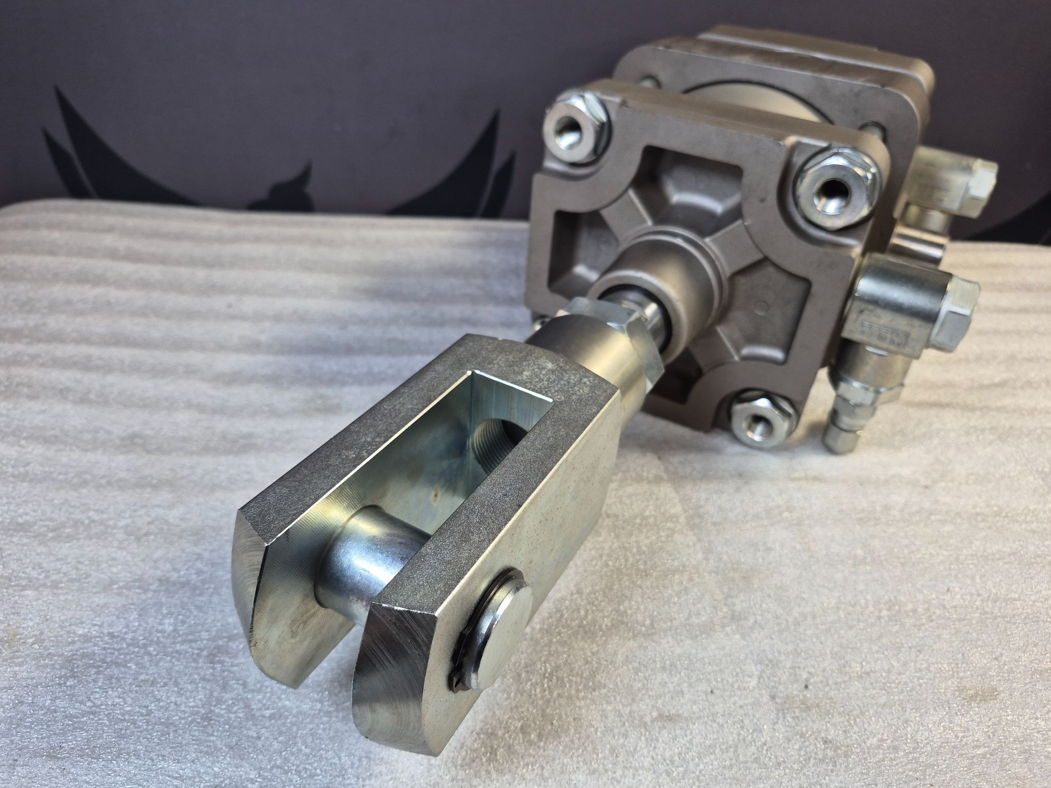 SMC C95ST160-100 Tie-Rod Style Pneumatic Cylinder USED 2
