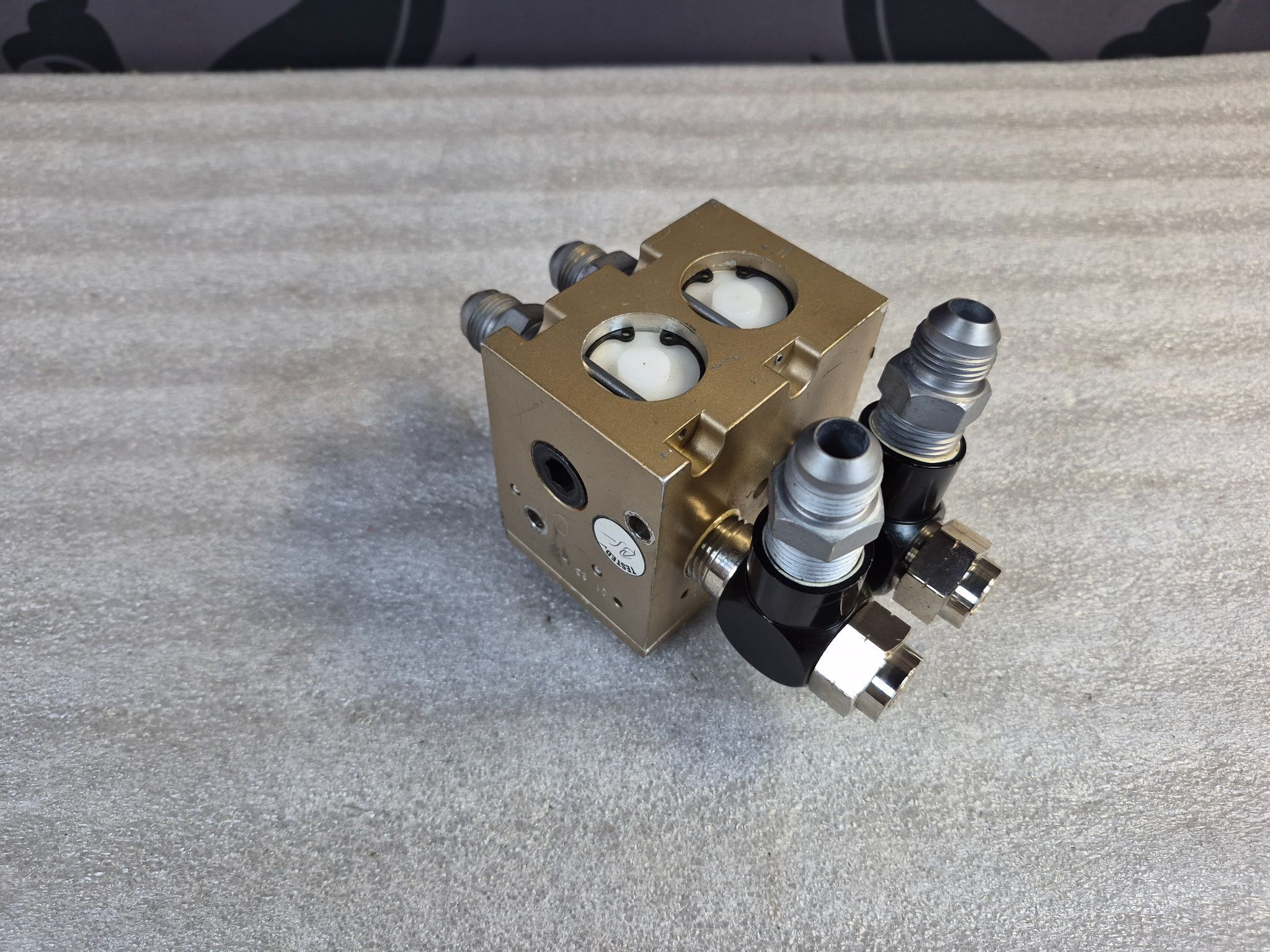 ROSS 2768C4900 1/2" Pilot Operated Check Valve USED 2