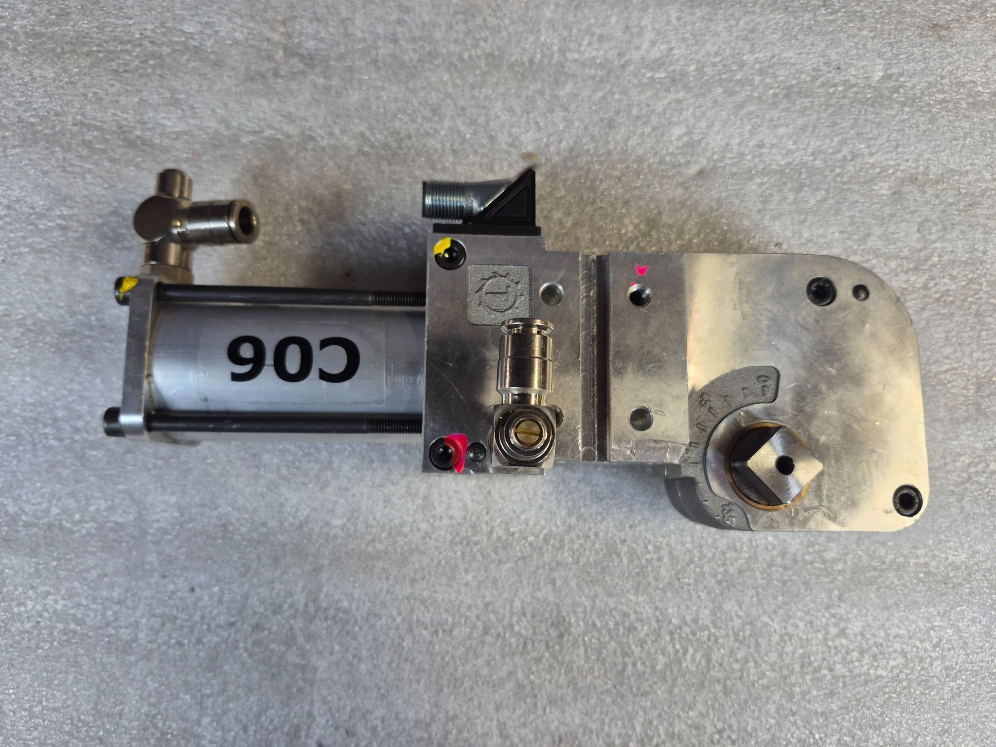 TUNKERS V 40 LW A00 T12 10-135 Pneumatic Clamp USED 0