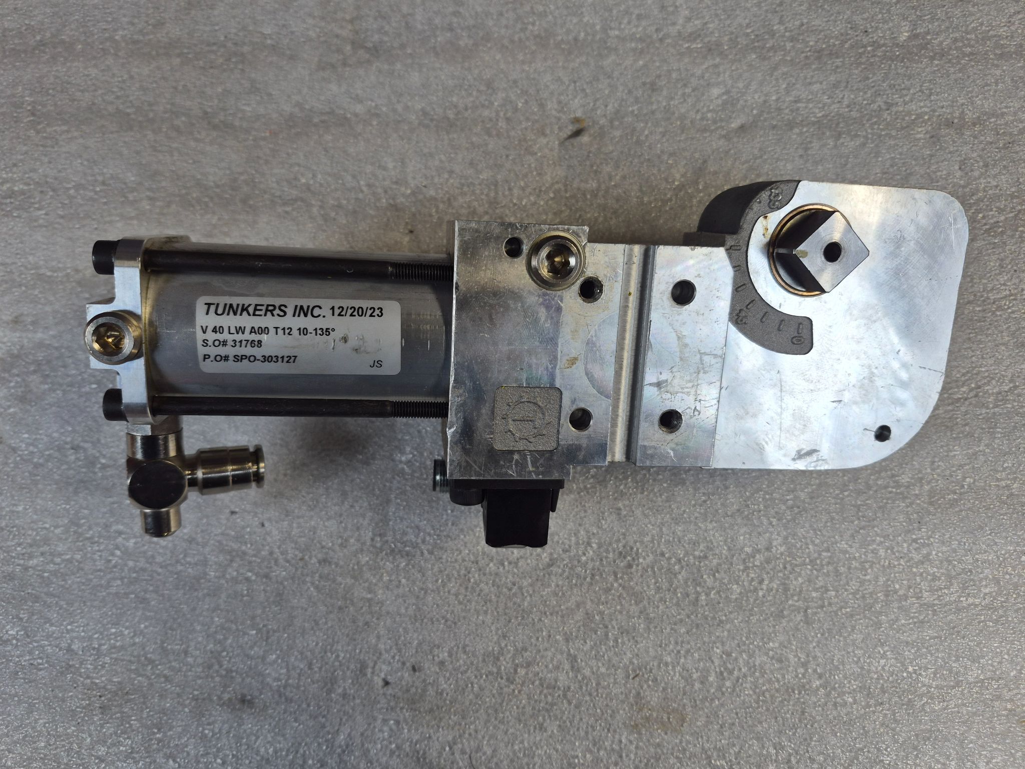 TUNKERS V 40 LW A00 T12 10-135 Pneumatic Clamp USED 3