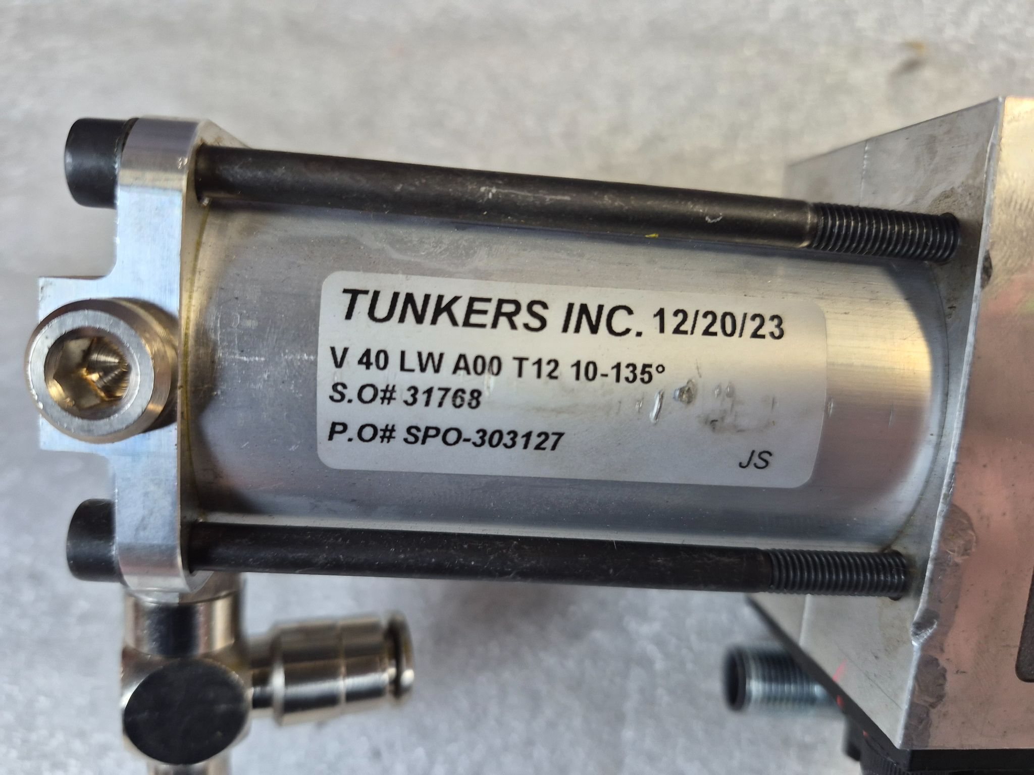 TUNKERS V 40 LW A00 T12 10-135 Pneumatic Clamp USED 4