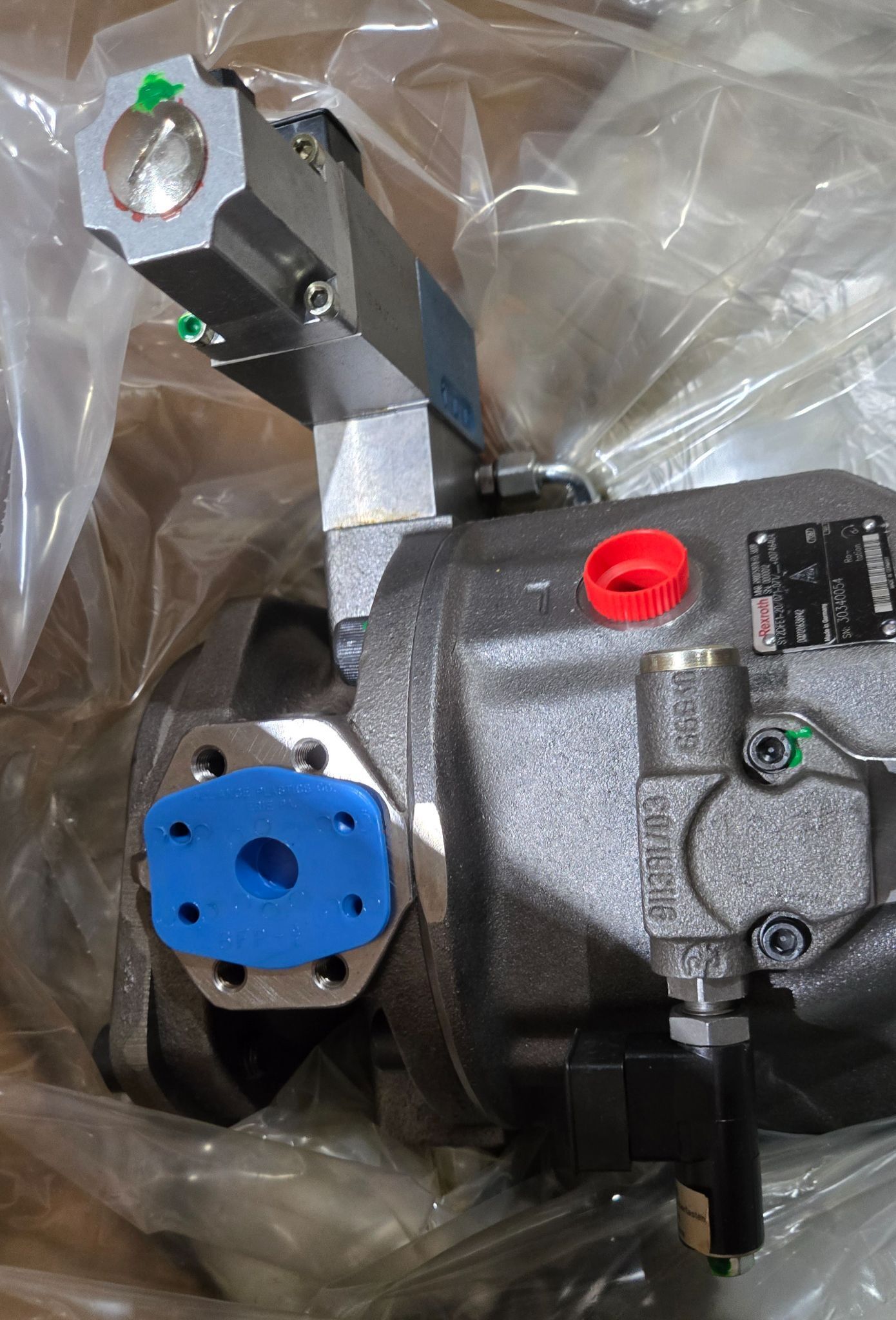 REXROTH R900751978 SY2DFE1‑20/071‑071 2x071 Proportional Axial Piston Pump USED 1
