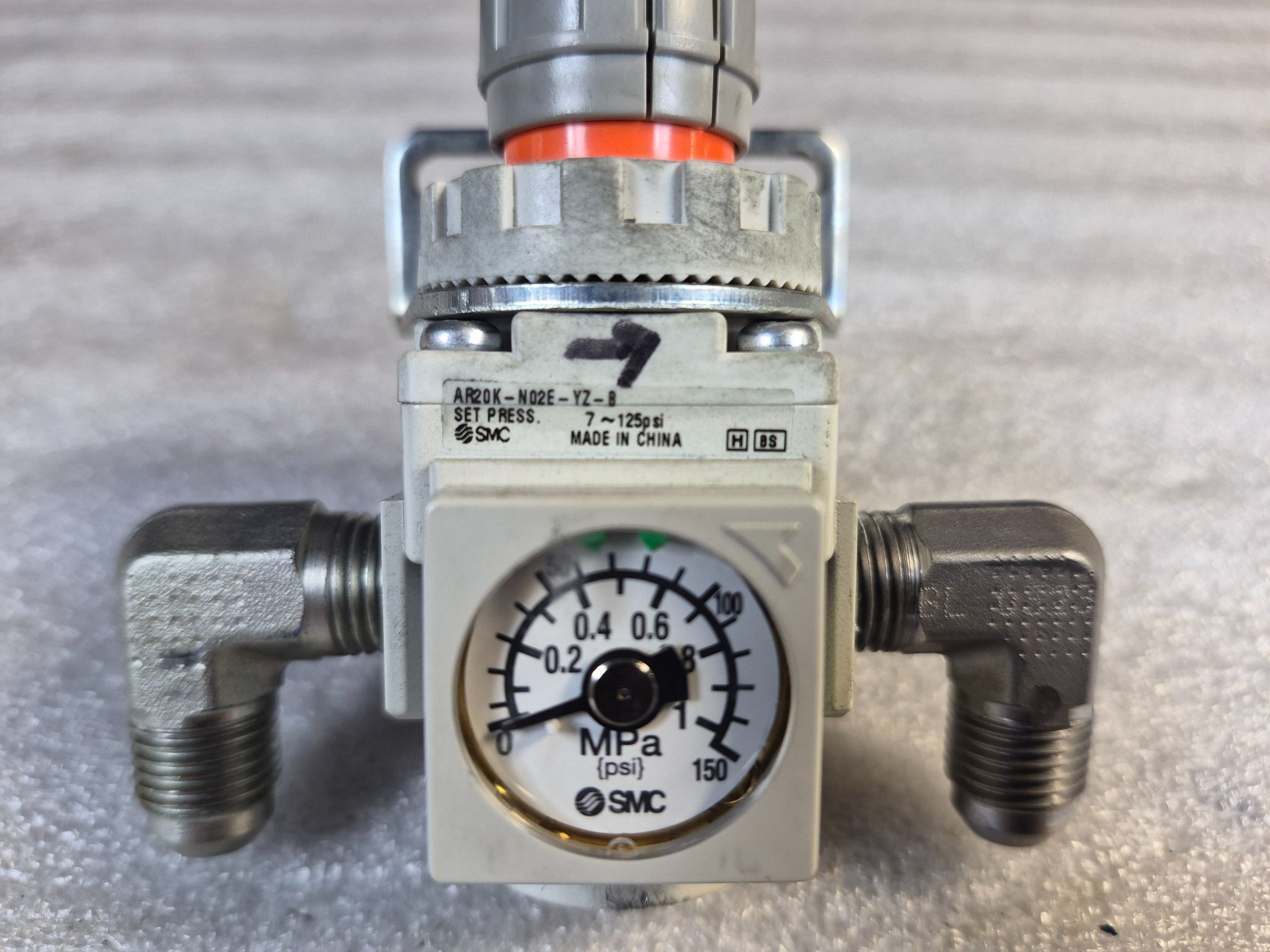 SMC AR20K‑N02BE‑YZ‑B Pneumatic Air Regulator USED 3