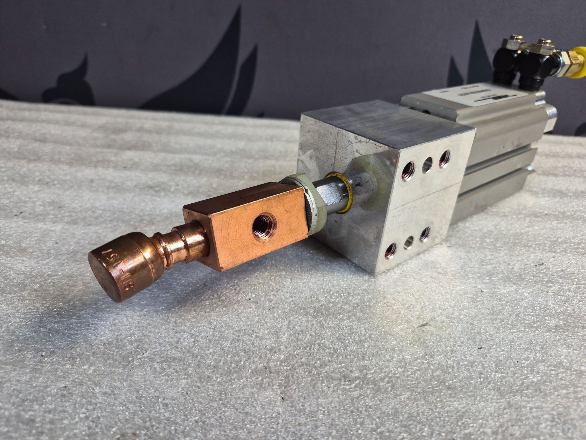WELKER GB2N025G2L3E00 Pneumatic Cylinder USED 1