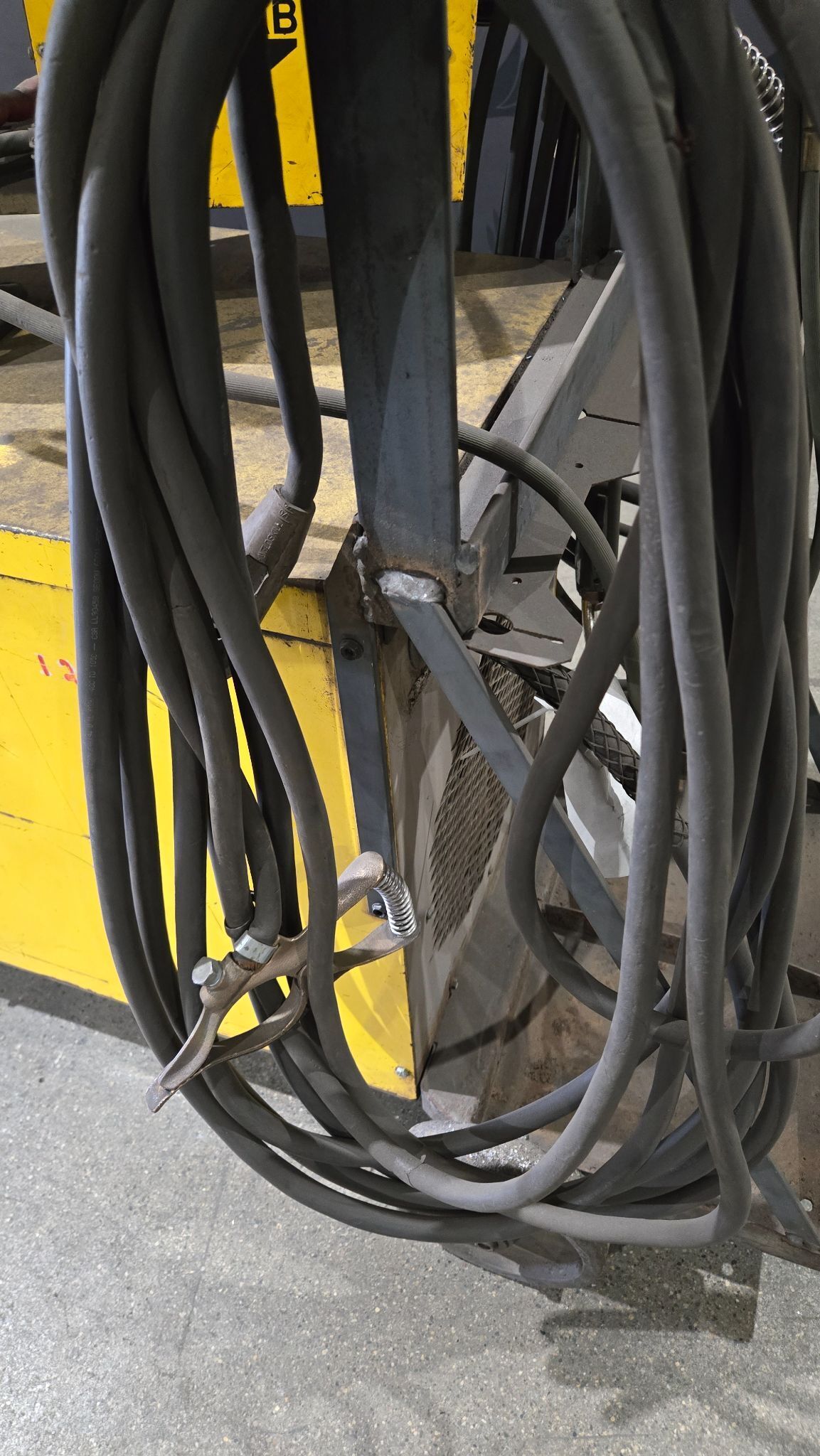 ESAB V452 CV MIG Welder With MIG-4HD Wire Feeder 450A 3PH USED 4