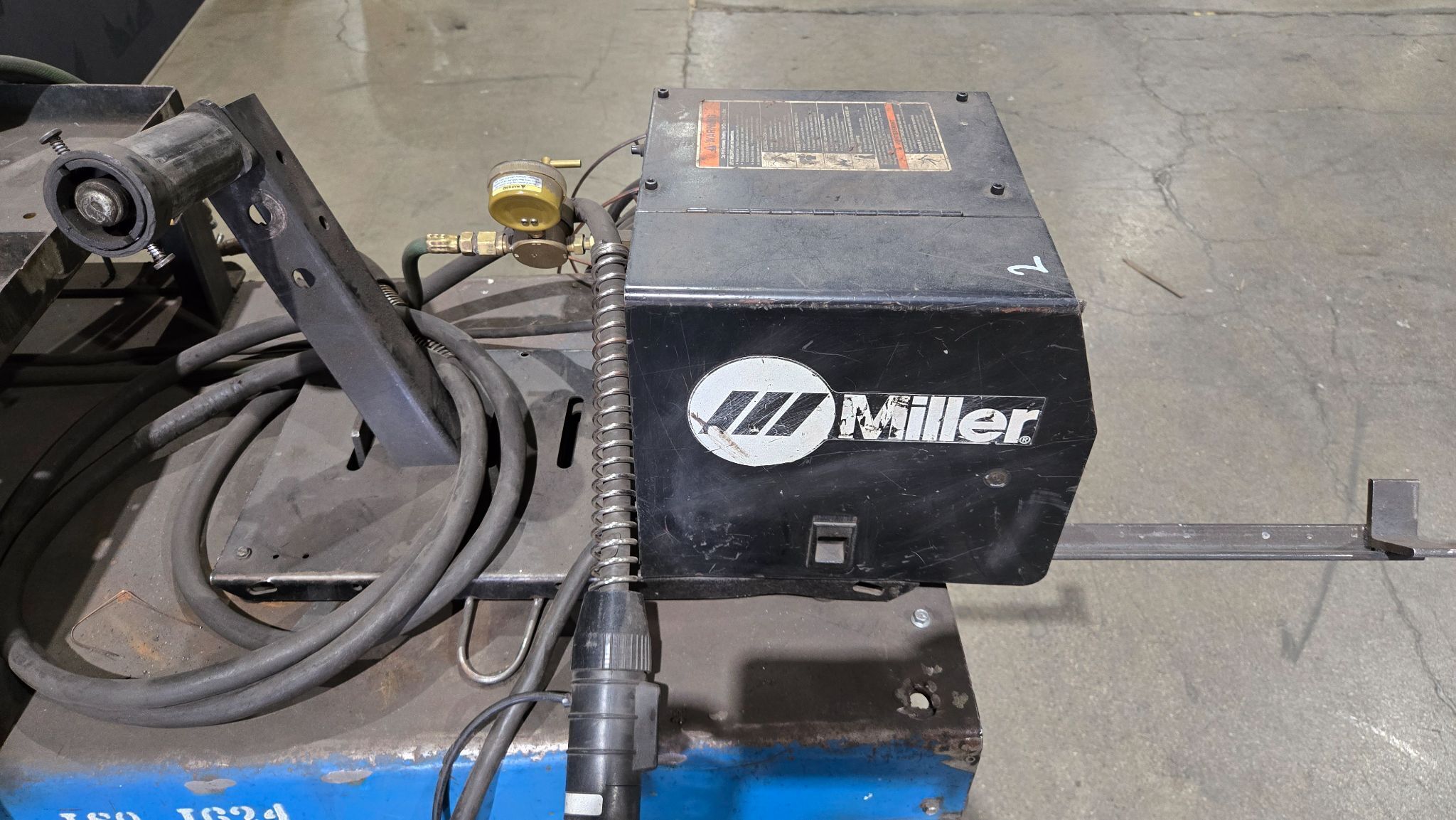 Miller Deltaweld 451 CV DC Welder with R-115 Wire Feeder USED 9