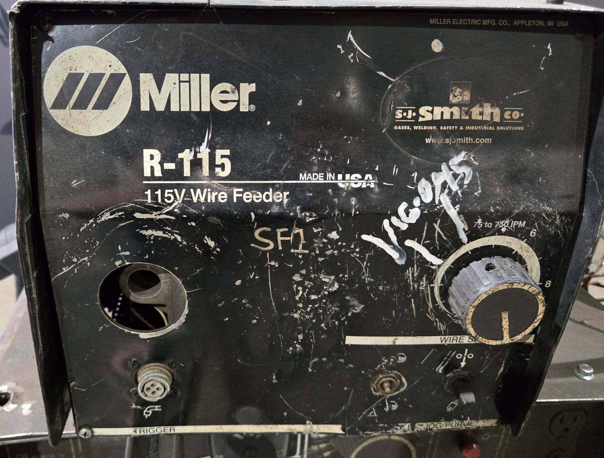 Miller Deltaweld 451 CV DC Welder with R-115 Wire Feeder USED 12
