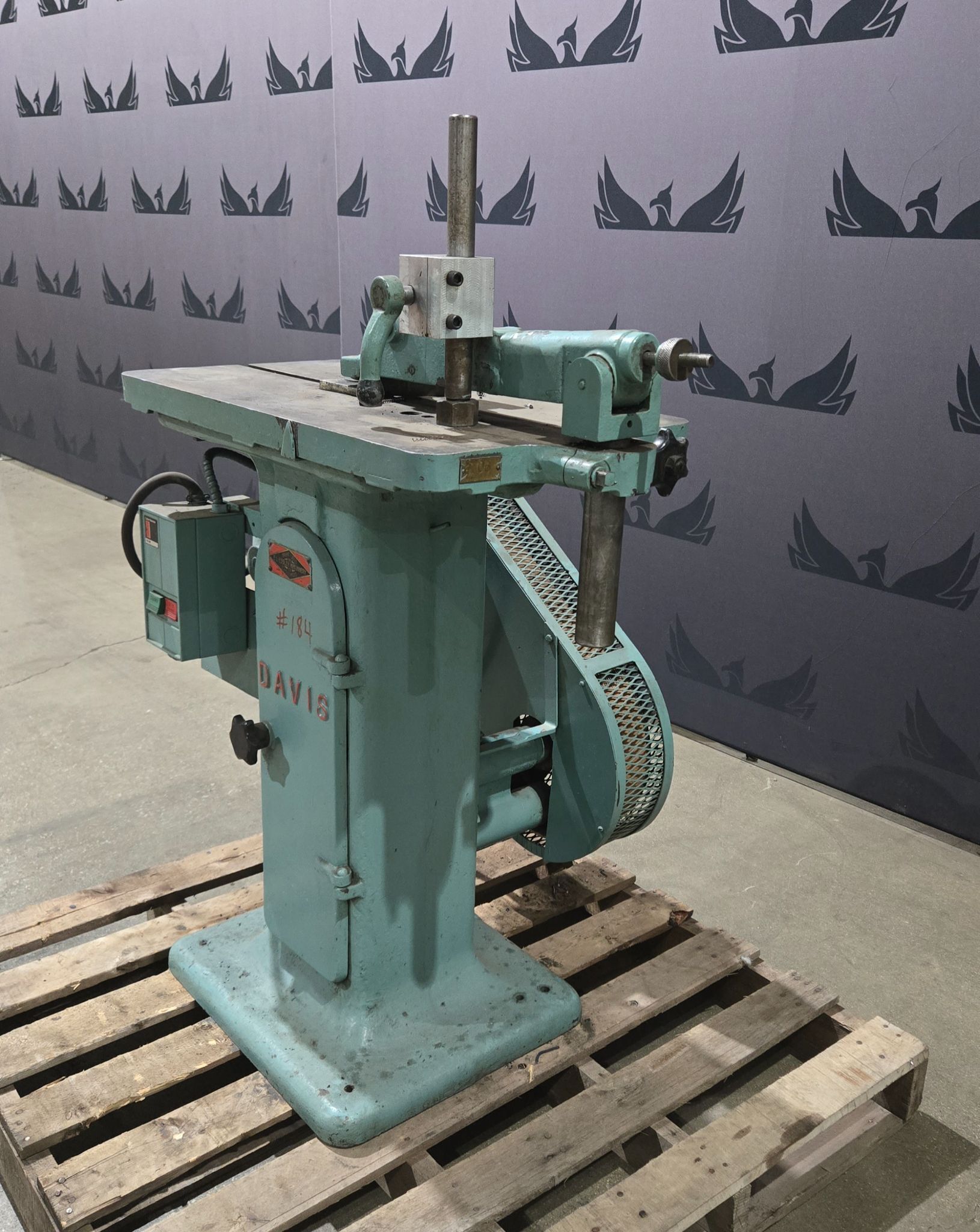 Davis Keyseater Vertical Slotting Machine 220/440V 3PH USED 1