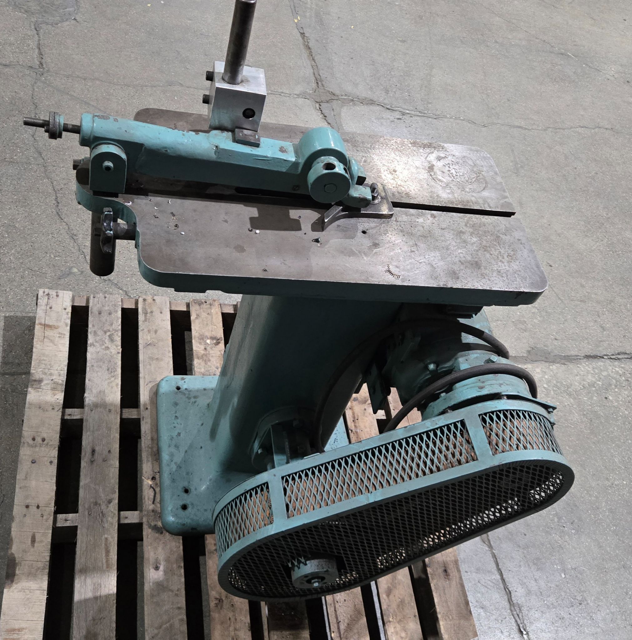 Davis Keyseater Vertical Slotting Machine 220/440V 3PH USED 3