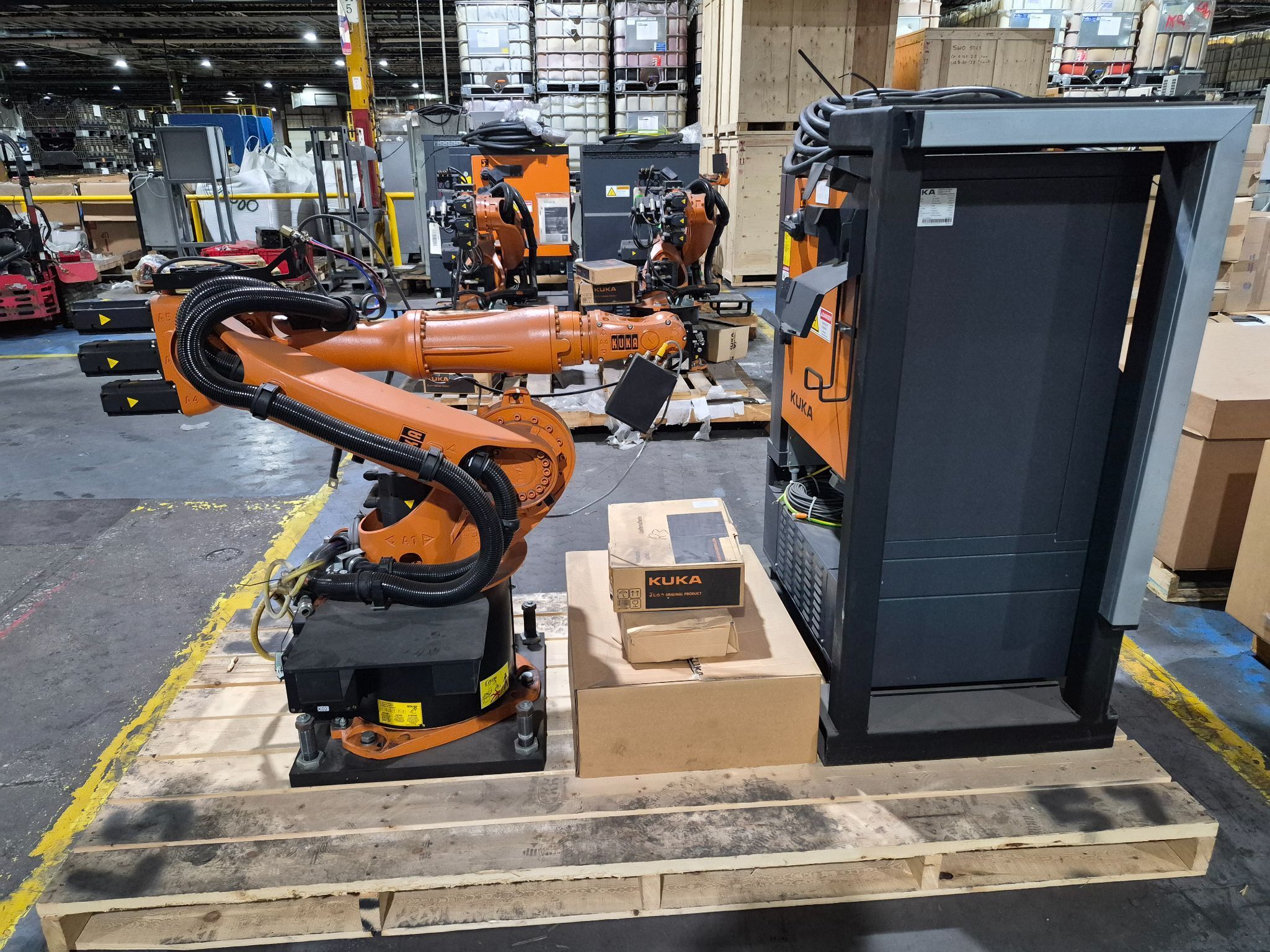 KUKA KR 16 L6-2 Robot Complete w/ KR C4 NA Controls NEW (Missing Pendant) 0