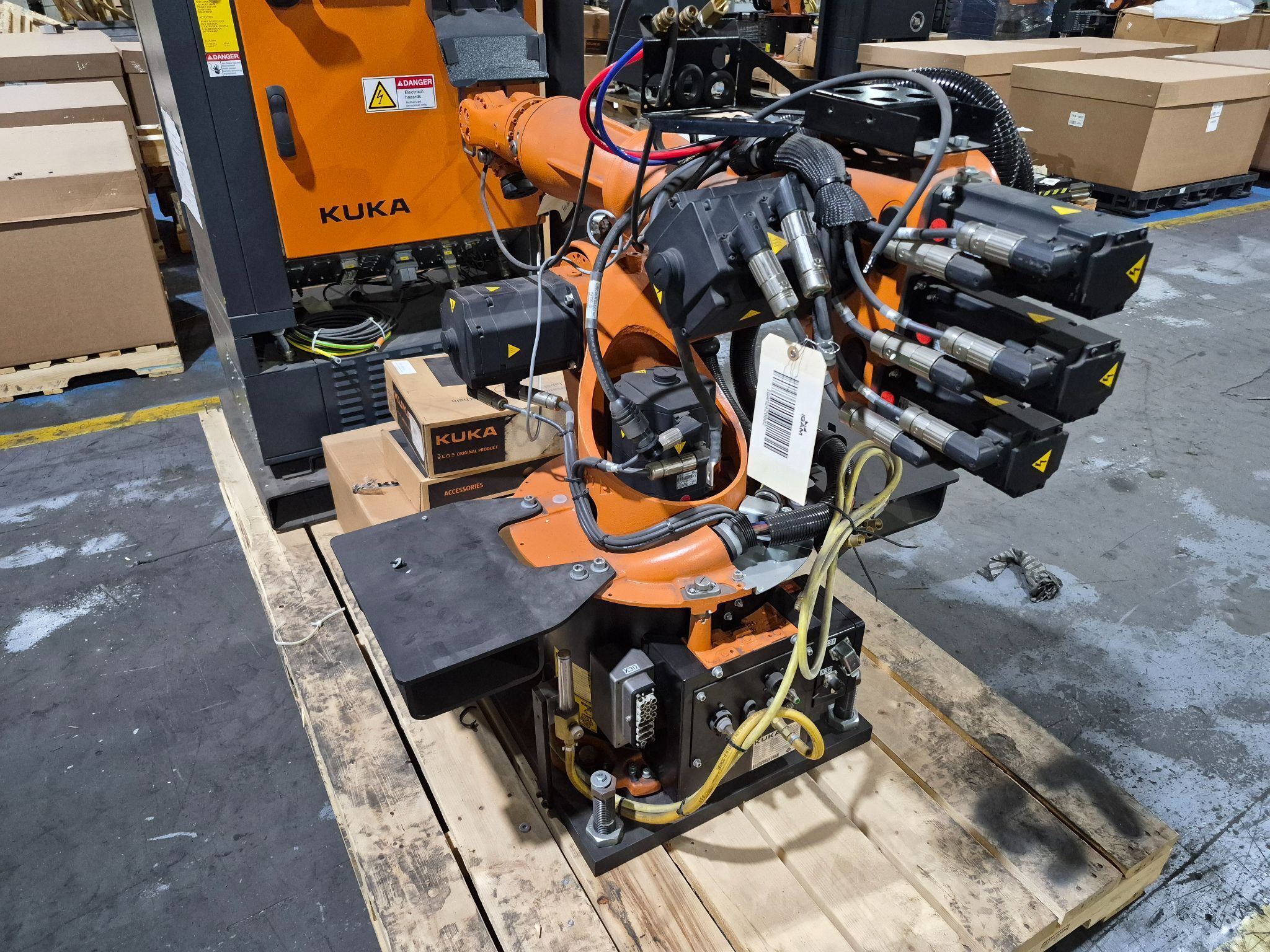 KUKA KR 16 L6-2 Robot Complete w/ KR C4 NA Controls NEW (Missing Pendant) 3