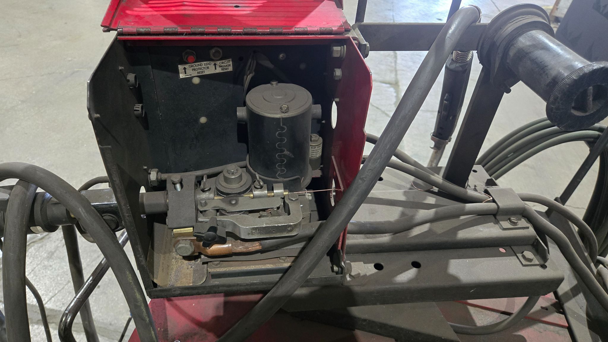 Lincoln Electric Idealarc CV-300 Welder with LN-7 Wire Feeder USED 9