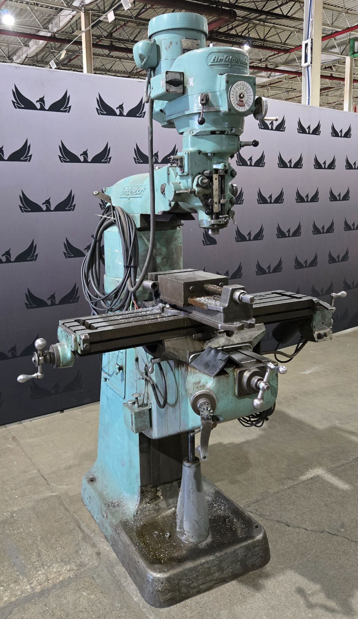 Bridgeport 153998 Vertical Milling Machine USED 2