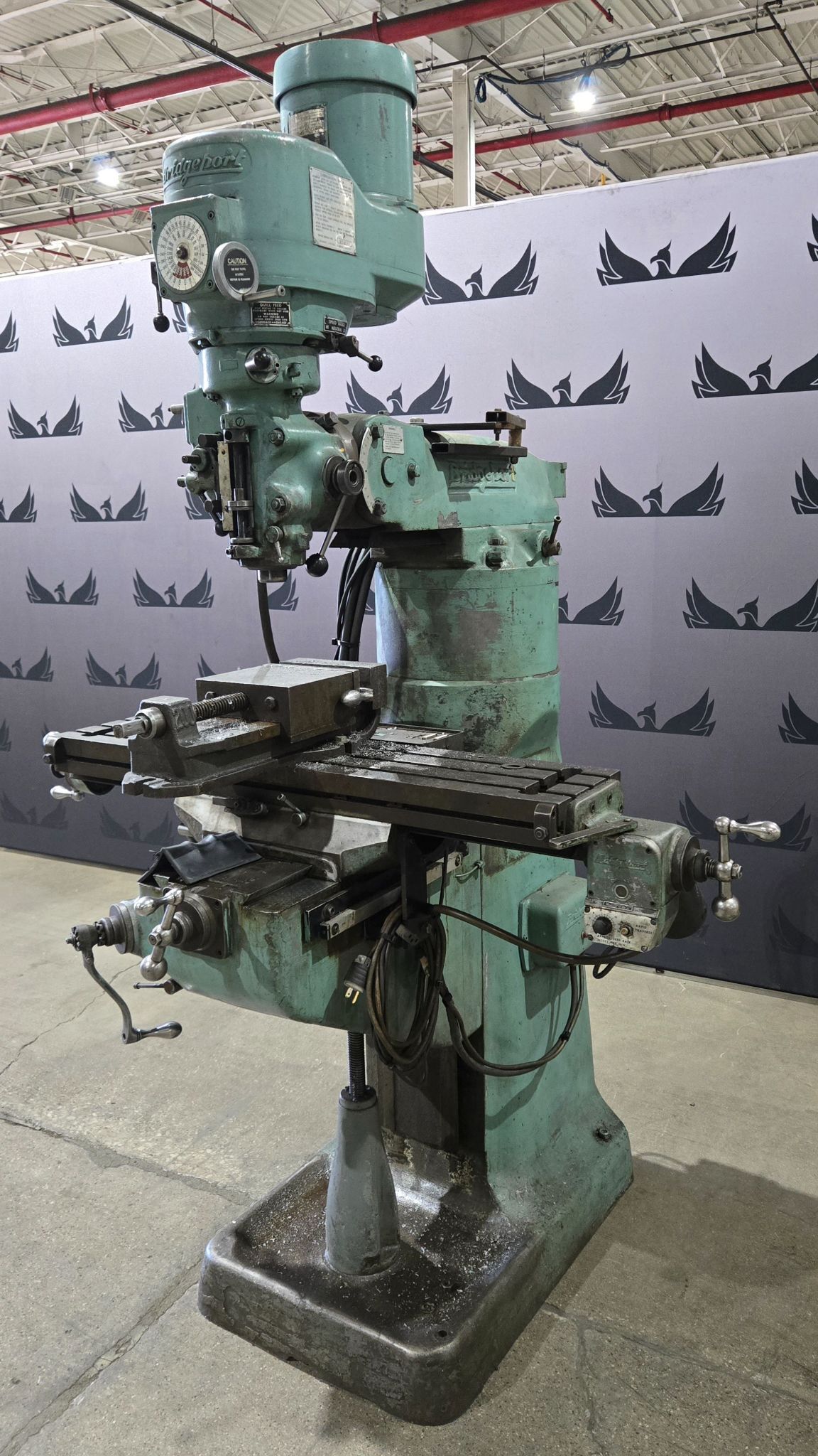 Bridgeport 153998 Vertical Milling Machine USED 1