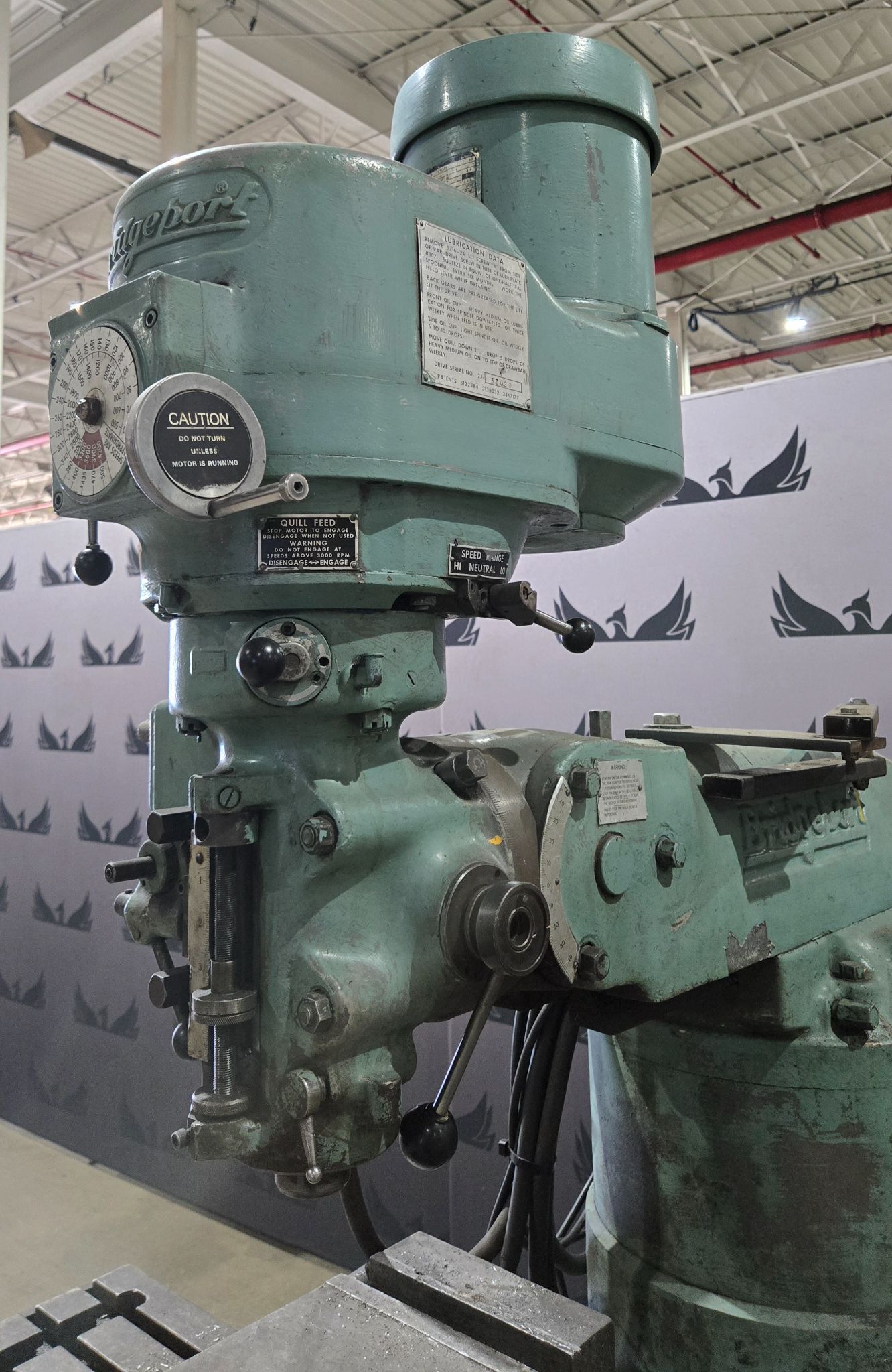 Bridgeport 153998 Vertical Milling Machine USED 6