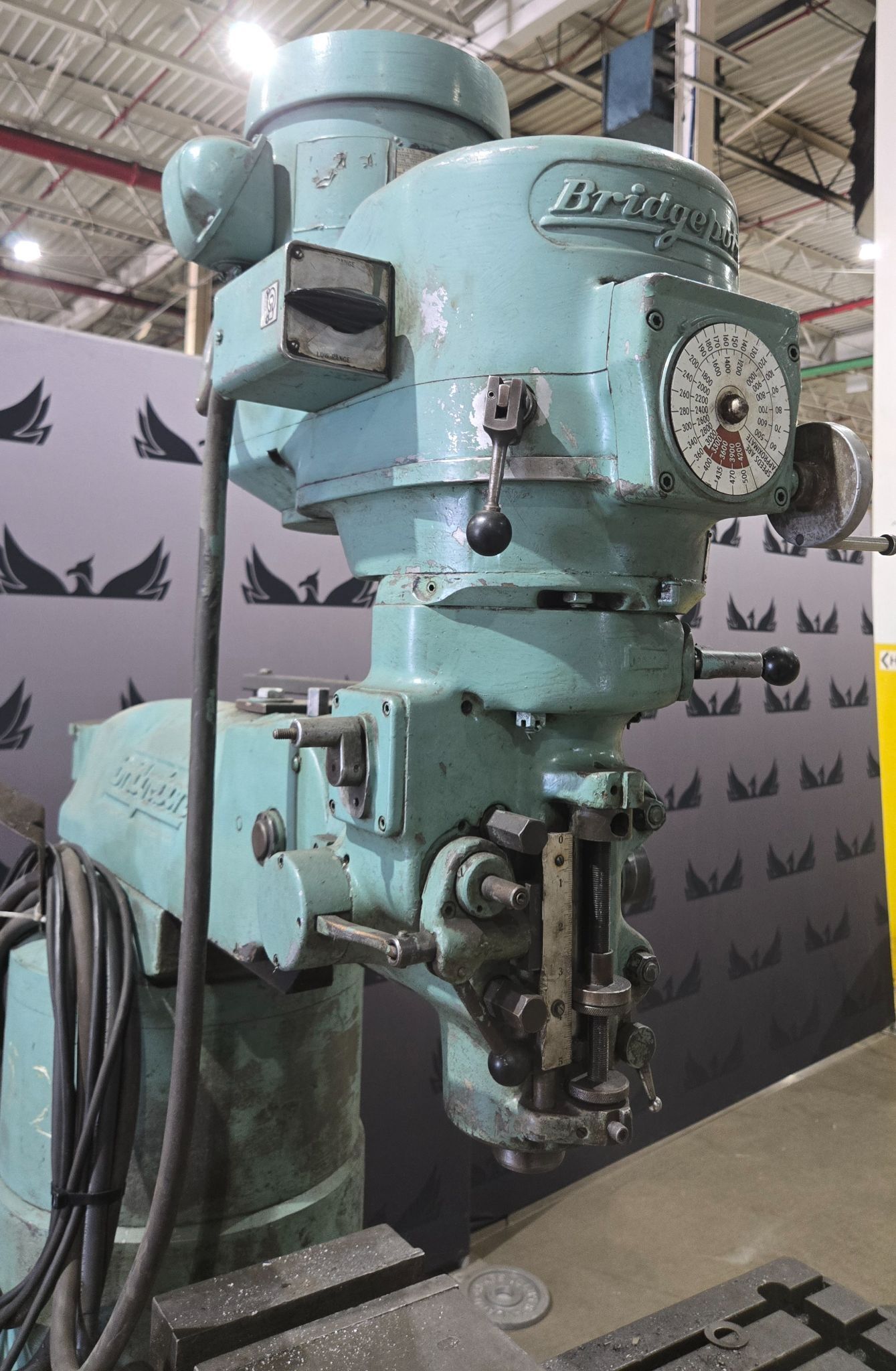 Bridgeport 153998 Vertical Milling Machine USED 4