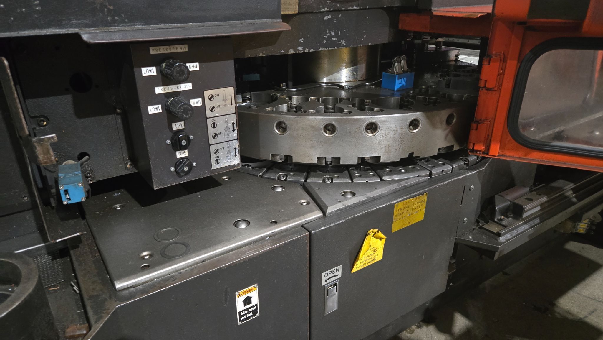 Amada VIPROS 345 CNC Turret Punch Press with AMADAN-OP-C & Yuken Hydraulic Unit USED 4
