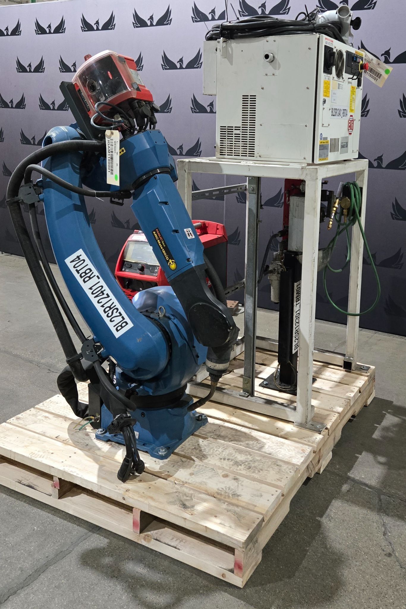 Fanuc ArcMate 120iD Robot Welder + R-30iB Plus + Fronius TPS 400i Welding System 1
