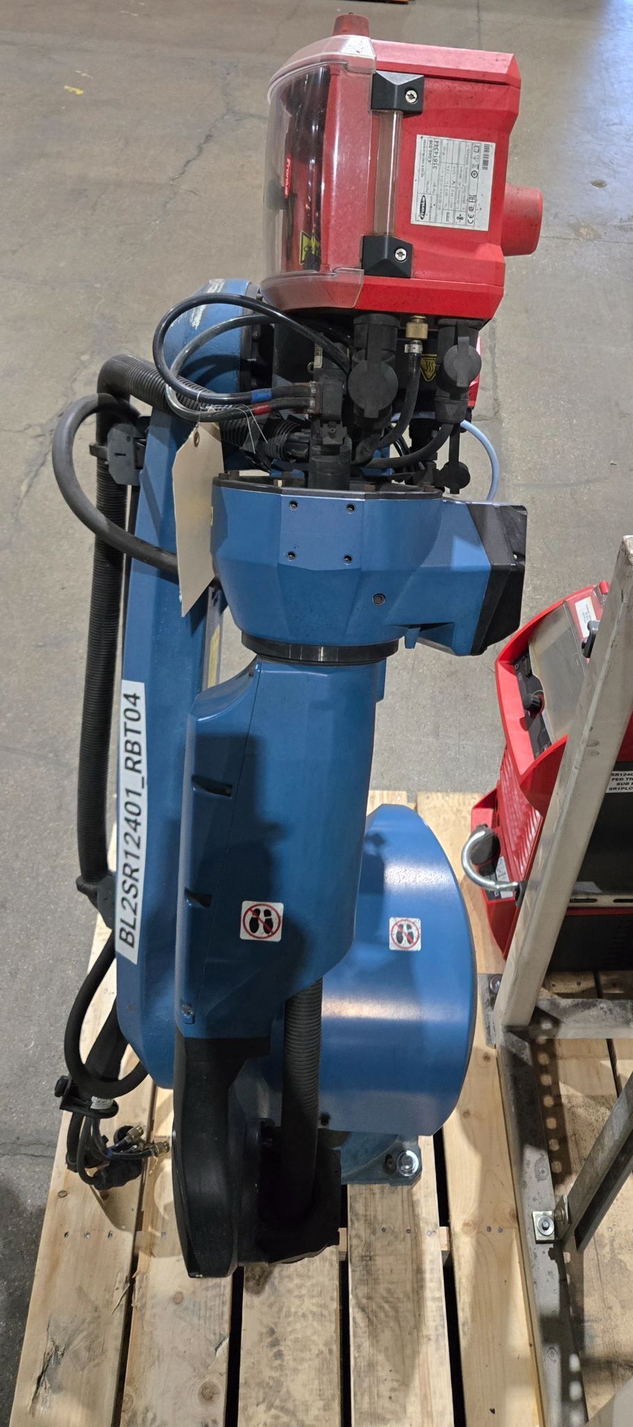Fanuc ArcMate 120iD Robot Welder + R-30iB Plus + Fronius TPS 400i Welding System 5