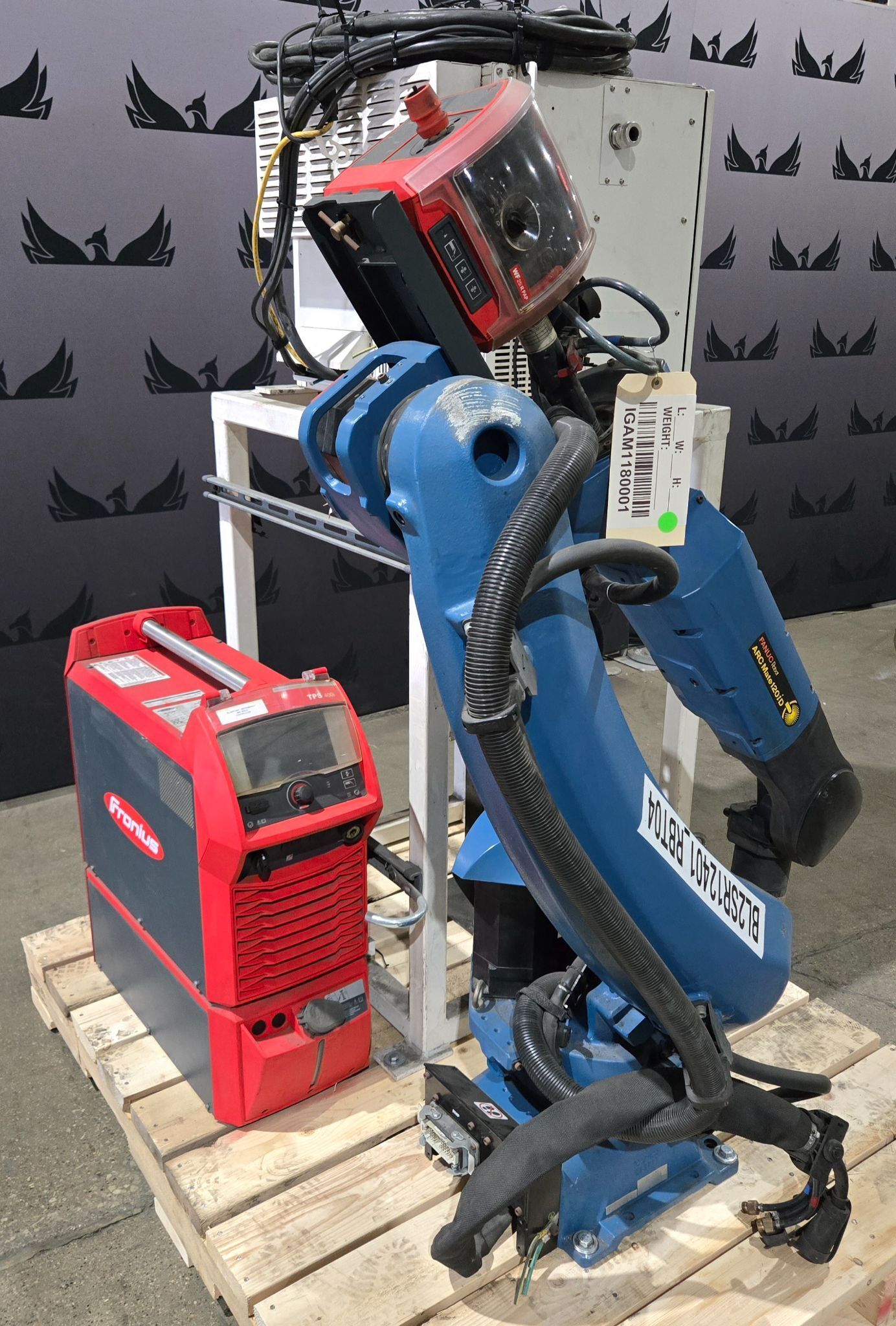 Fanuc ArcMate 120iD Robot Welder + R-30iB Plus + Fronius TPS 400i Welding System 2