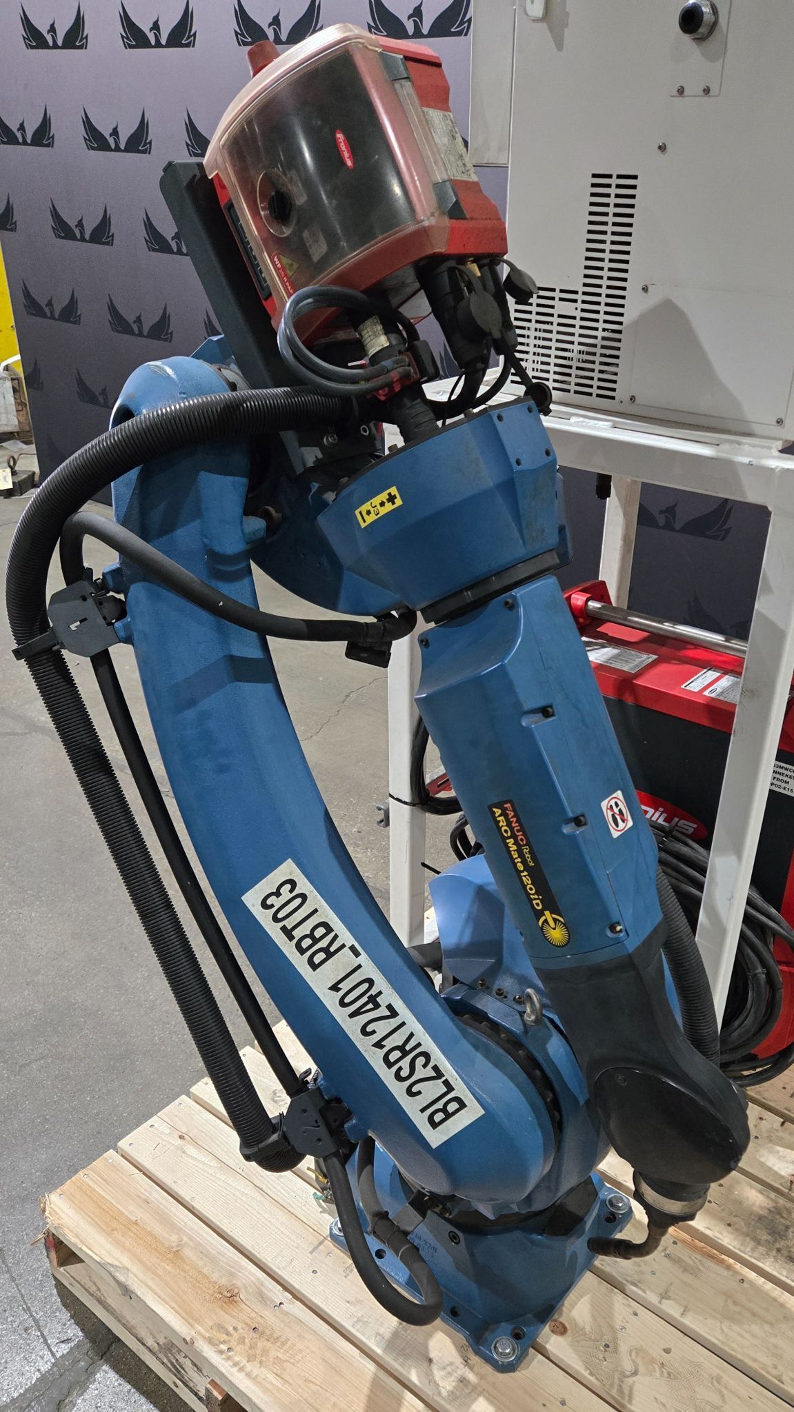Fanuc Arc Mate 120iD Complete with R-30iB Plus Controller and TPS 400i Weld System USED 4