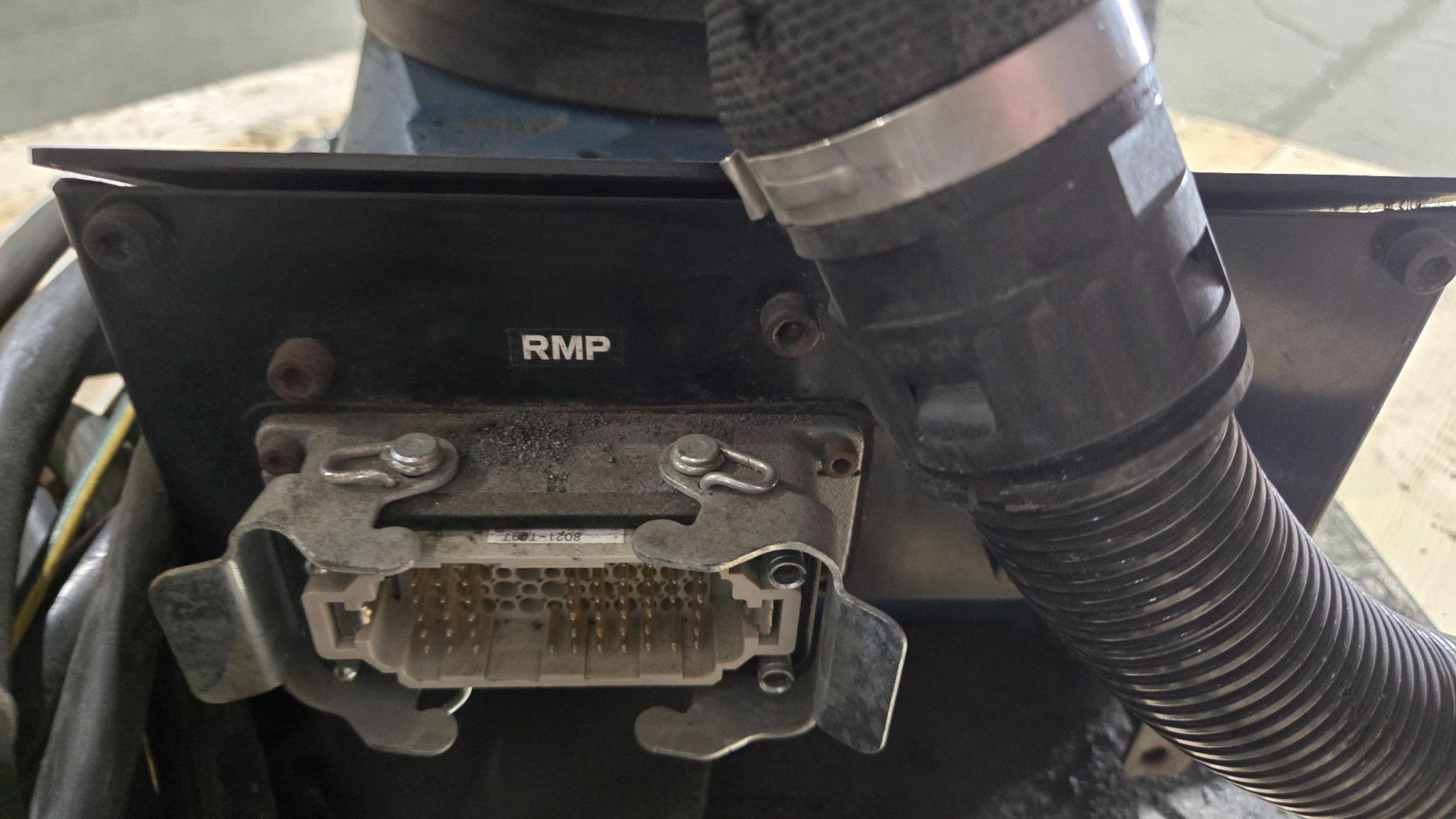 Fanuc Arc Mate 120iD Complete with R-30iB Plus Controller and TPS 400i Weld System USED 8