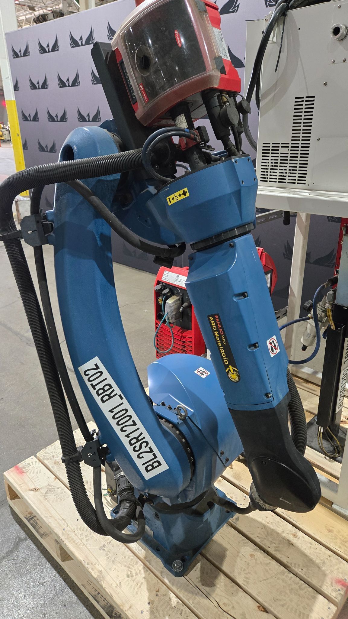 Fanuc Arc Mate 120iD Complete with R-30iB Plus Controller and TPS 400i Weld System USED 4
