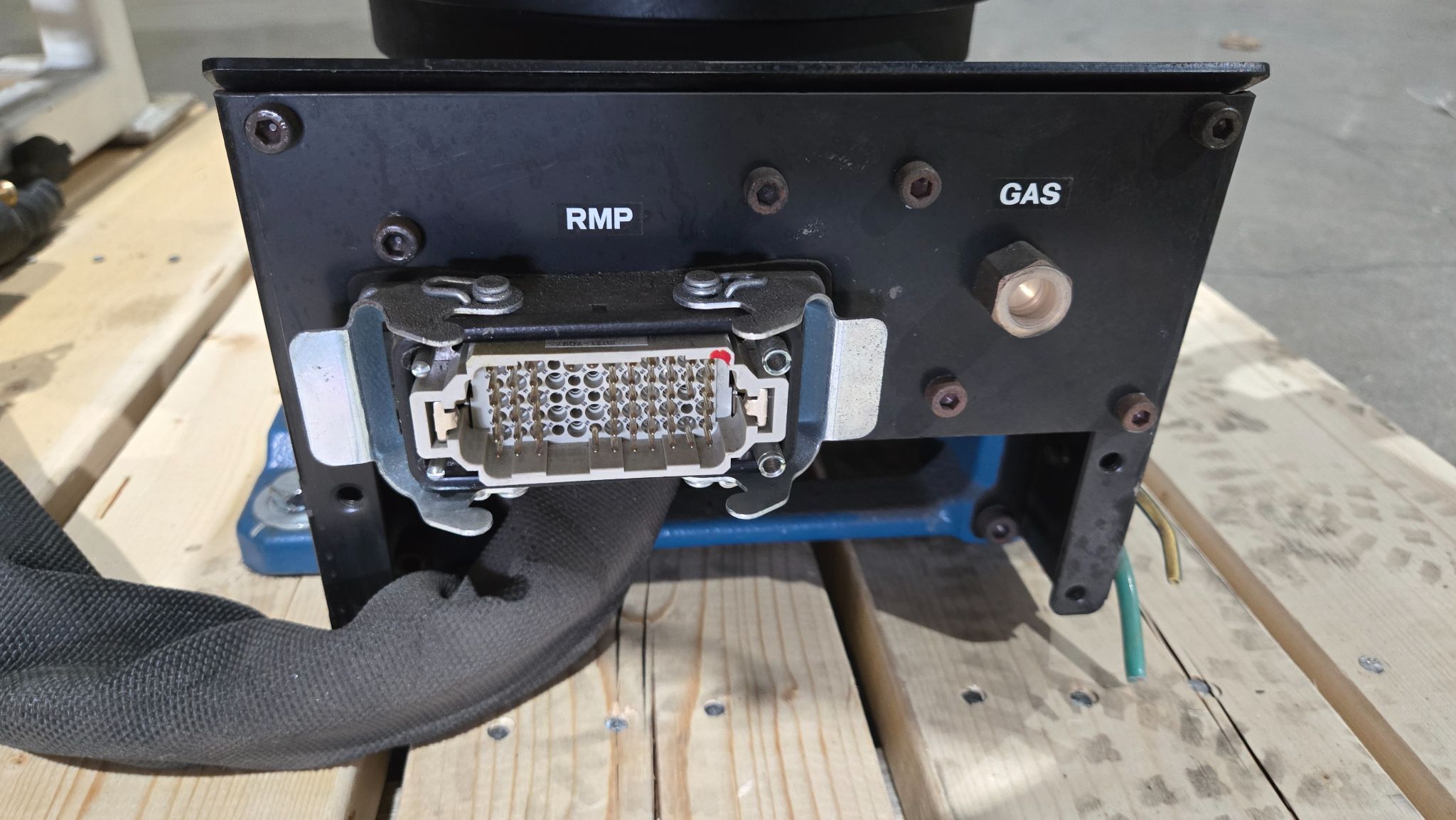 Fanuc Arc Mate 120iD Complete with R-30iB Plus Controller and TPS 400i Weld System USED 8