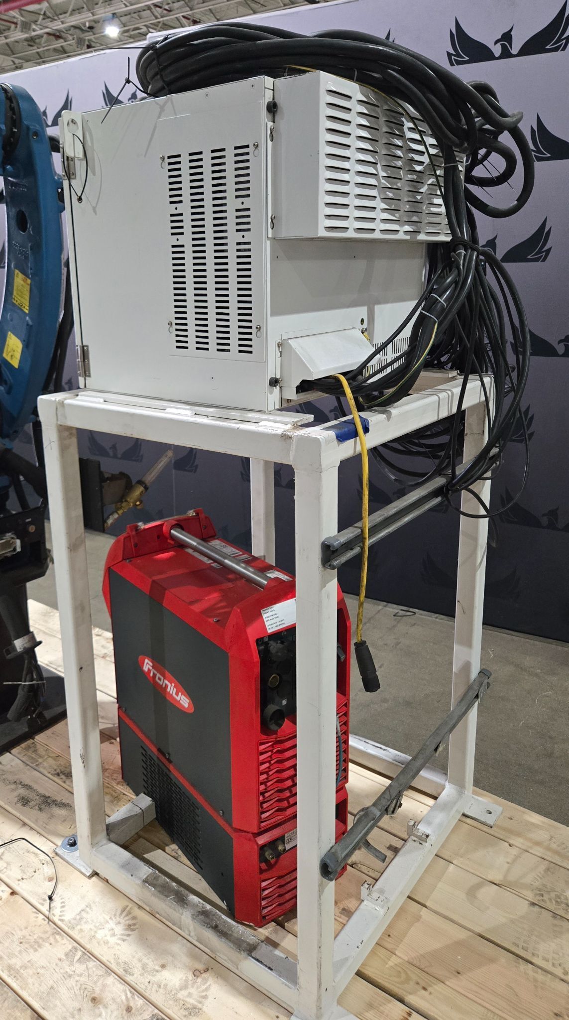 FANUC Arc Mate 120iD Complete w/ R-30iB Plus Controller, TPS 400i Weld Package & 20" Riser USED 17