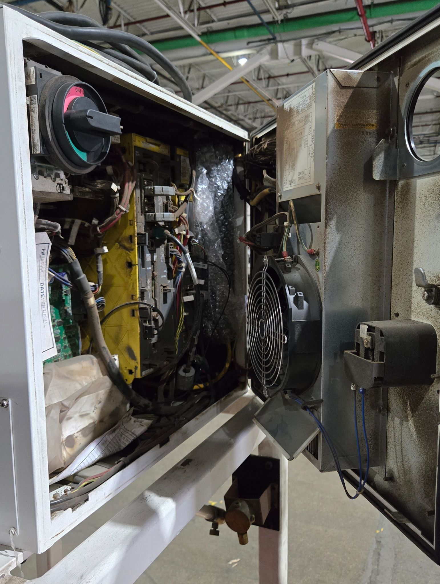 FANUC Arc Mate 120iD Complete w/ R-30iB Plus Controller, TPS 400i Weld Package & 20" Riser USED 19