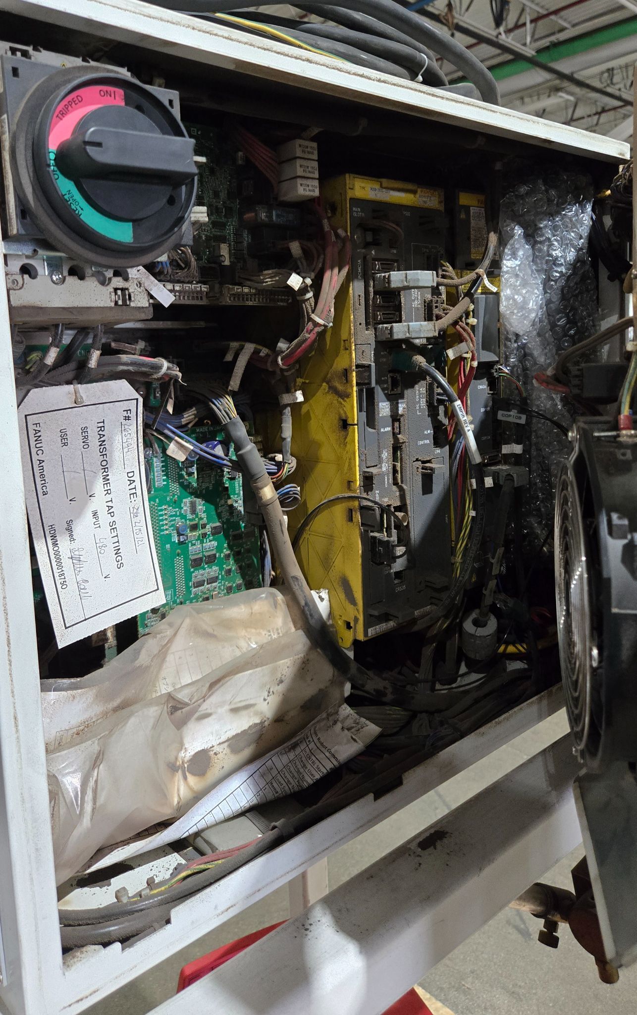 FANUC Arc Mate 120iD Complete w/ R-30iB Plus Controller, TPS 400i Weld Package & 20" Riser USED 20