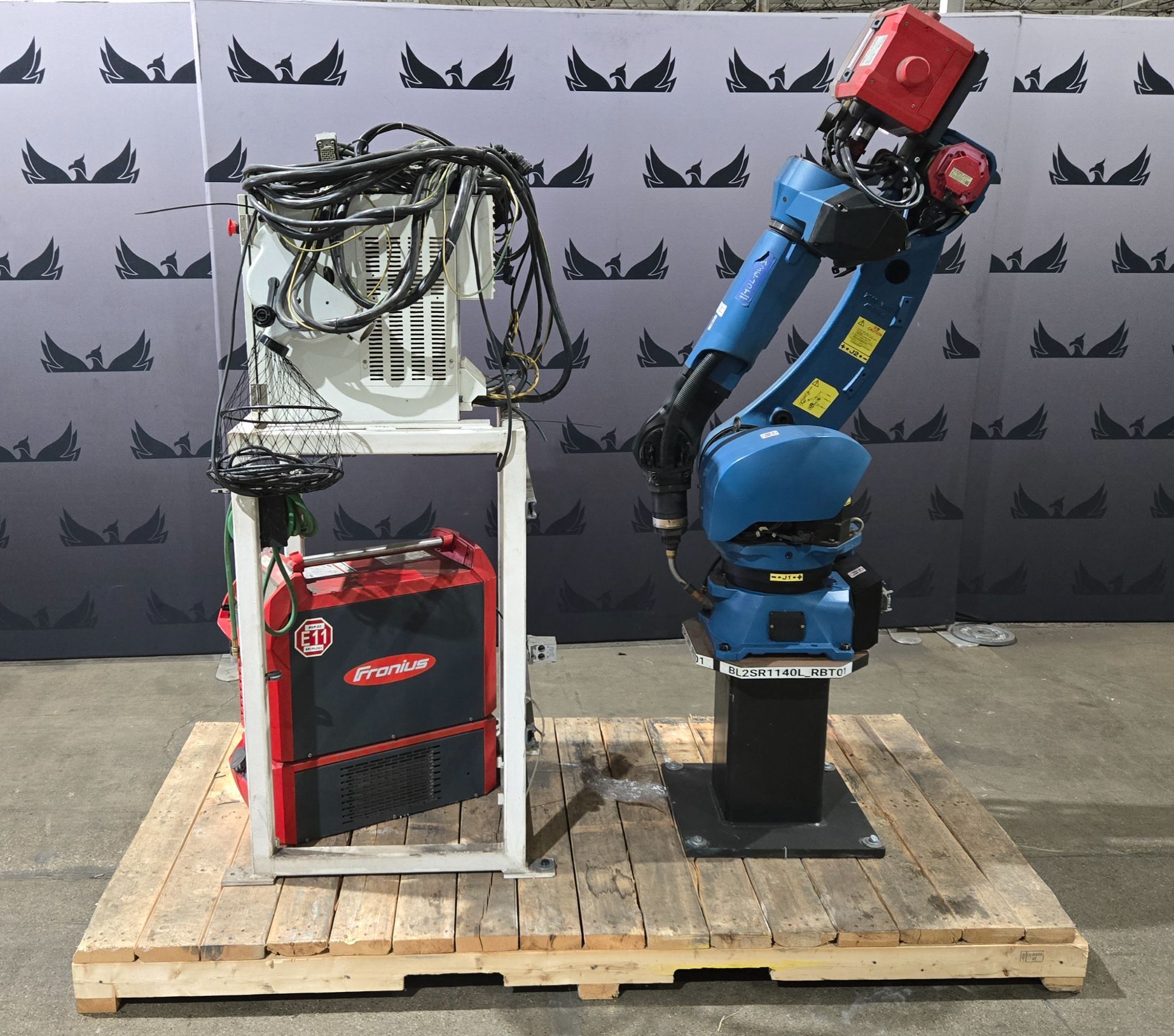 FANUC Arc Mate 120iD Complete w/ R-30iB Plus Controller and TPS 400i Weld Package & 20" Riser USED 0