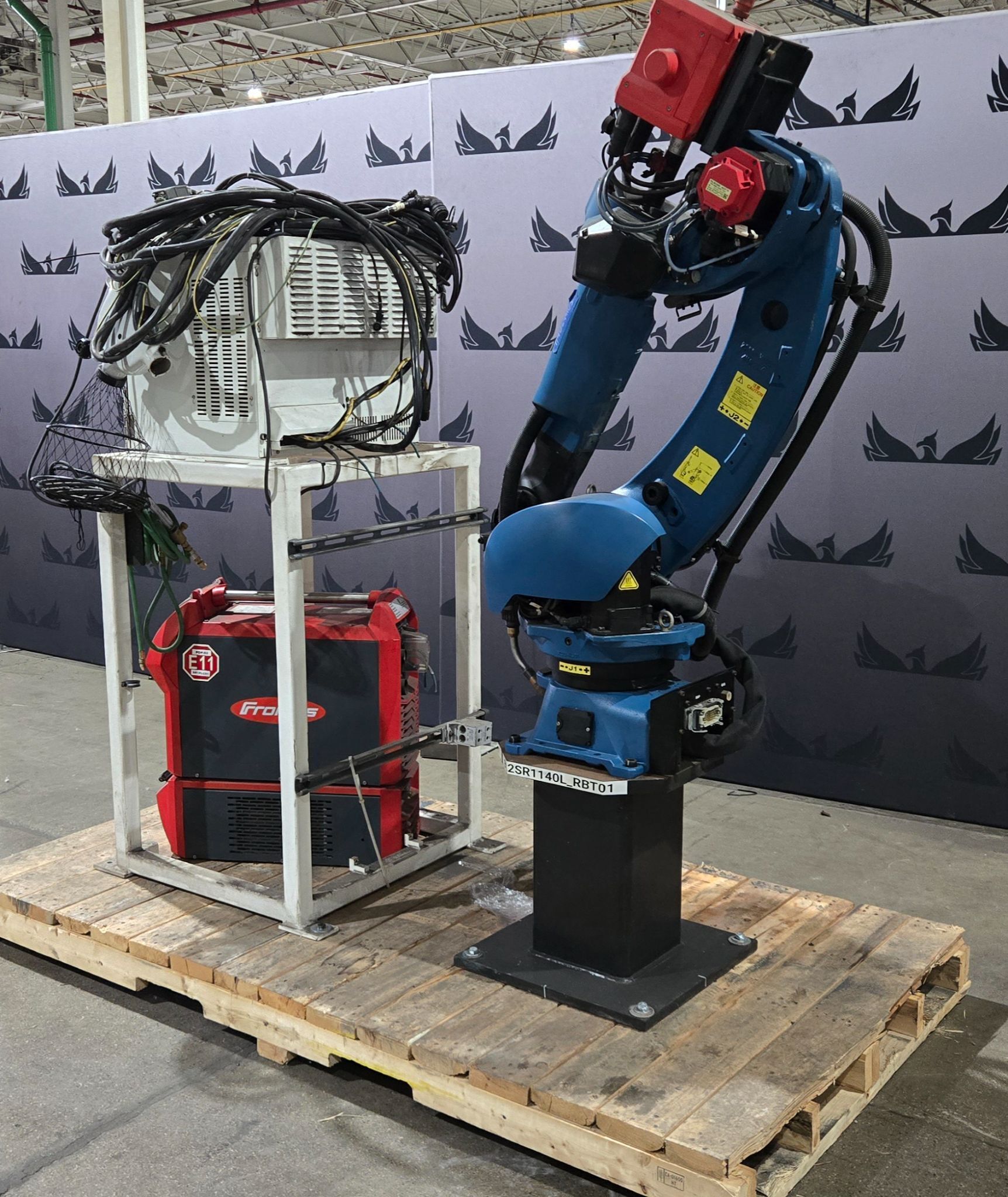 FANUC Arc Mate 120iD Complete w/ R-30iB Plus Controller and TPS 400i Weld Package & 20" Riser USED 1