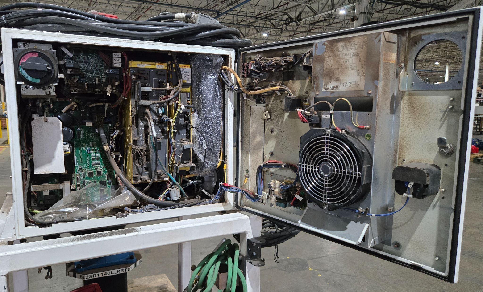 FANUC Arc Mate 120iD Complete w/ R-30iB Plus Controller and TPS 400i Weld Package & 20" Riser USED 24