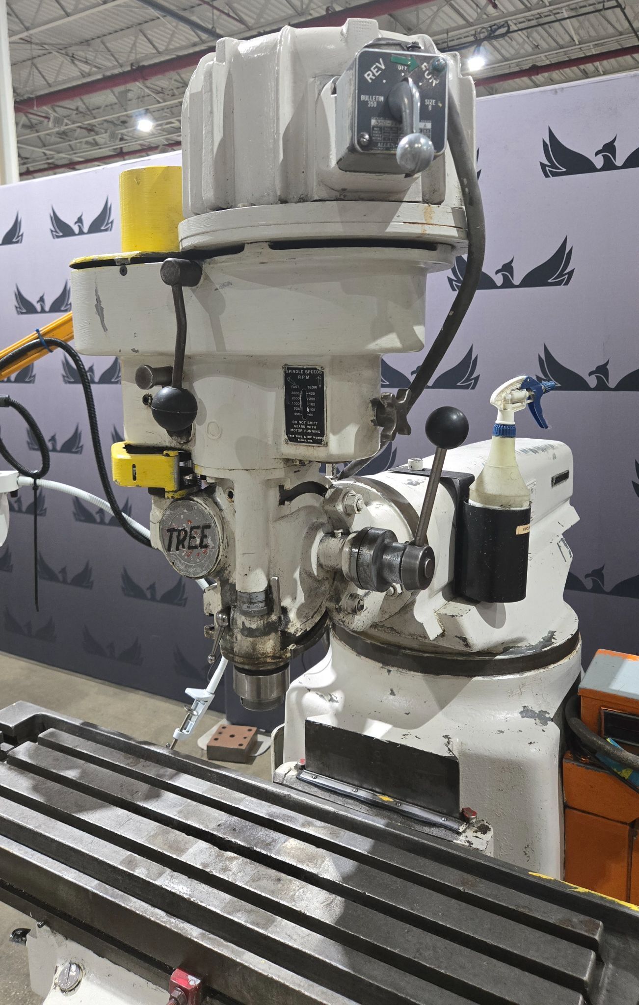 TREE 2UVR Vertical Milling Machine USED 3