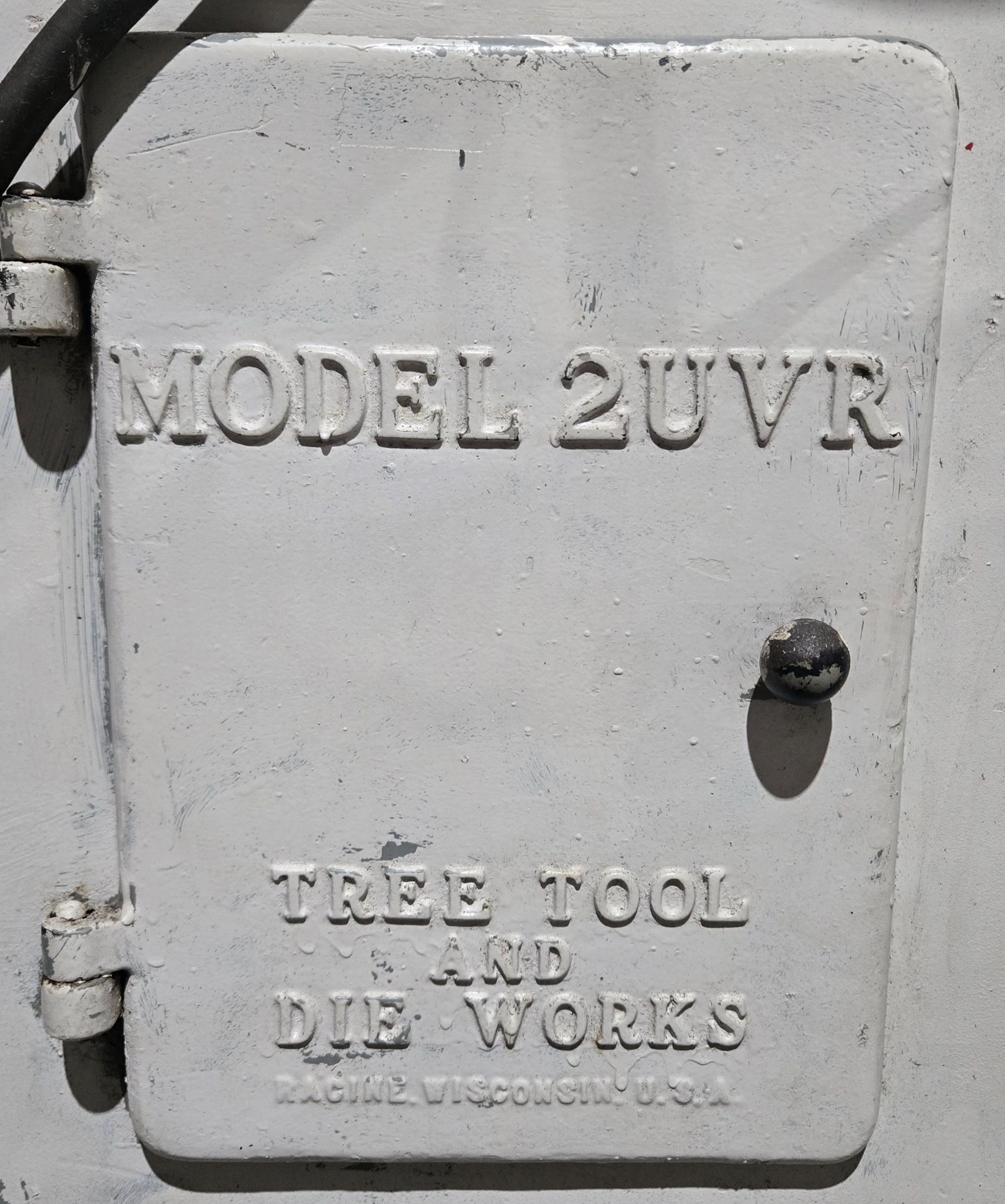 TREE 2UVR Vertical Milling Machine USED 10
