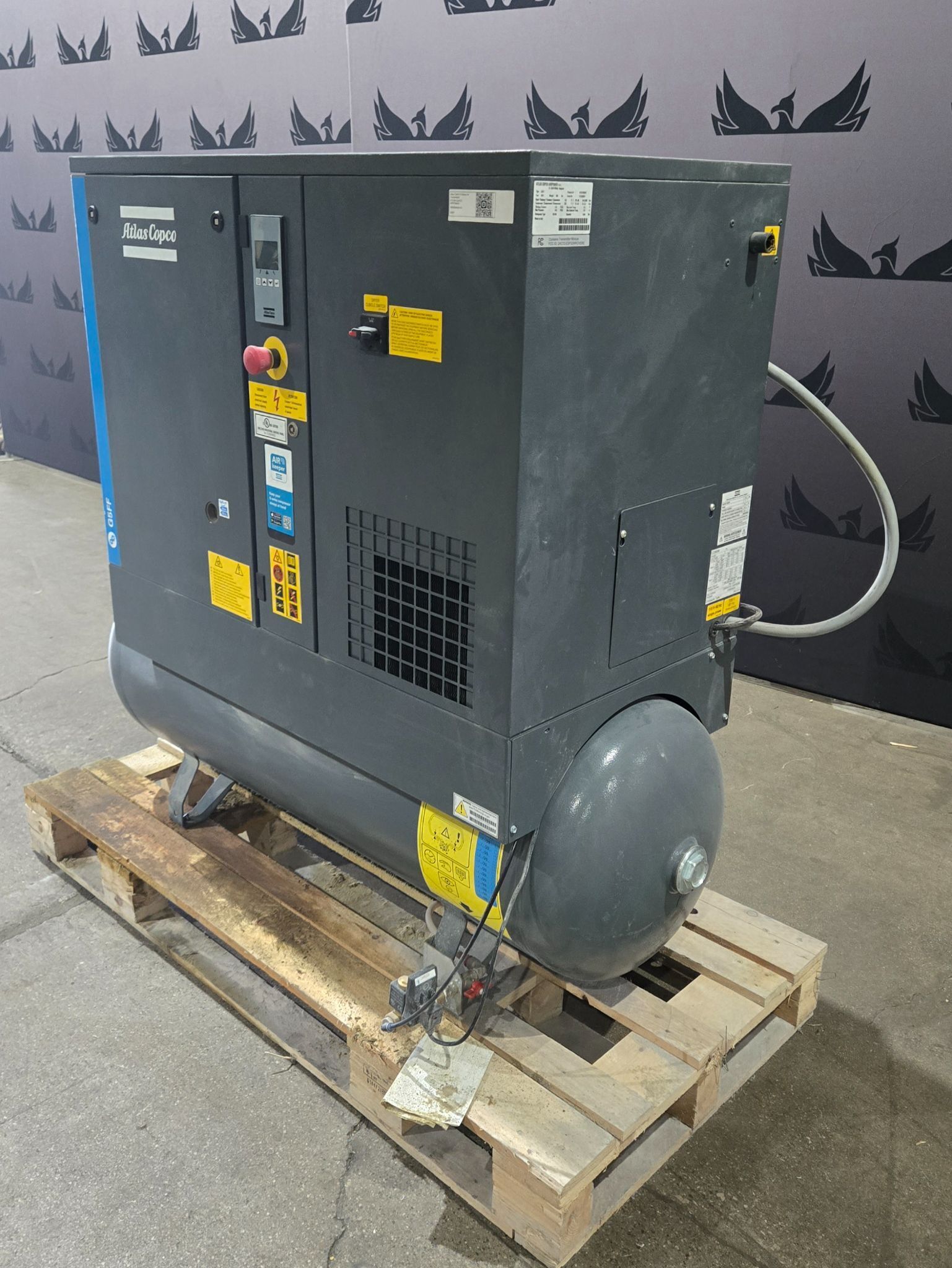 ATLAS COPCO 8152103842 G5FF Rotary Screw Air Compressor with Dryer USED 1