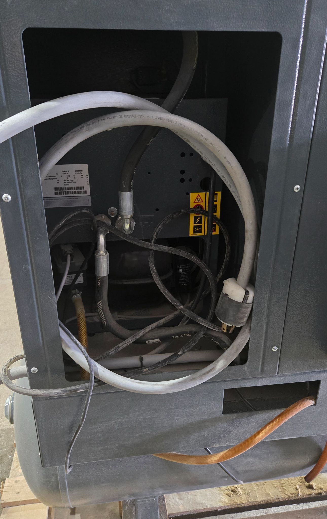 ATLAS COPCO 8152103842 G5FF Rotary Screw Air Compressor with Dryer USED 8