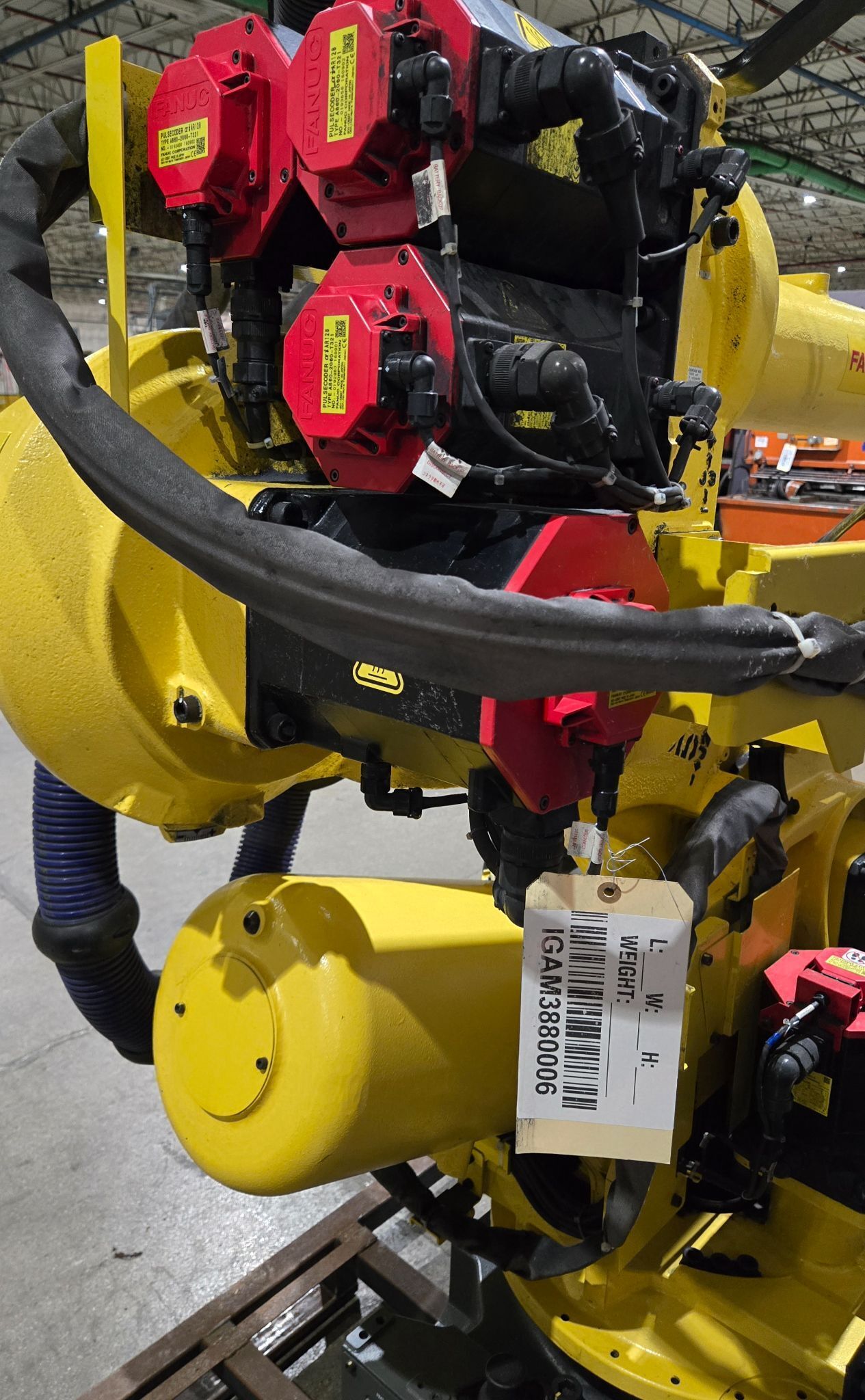 FANUC R-2000iB/185L Complete with R-30iB Controller USED 5